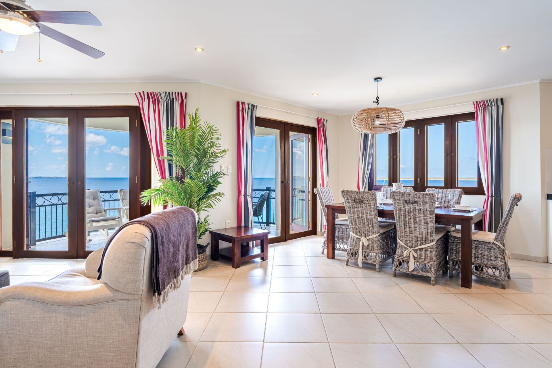 Vacation Condo on Seafront Boulevard, photograph 10 of 30