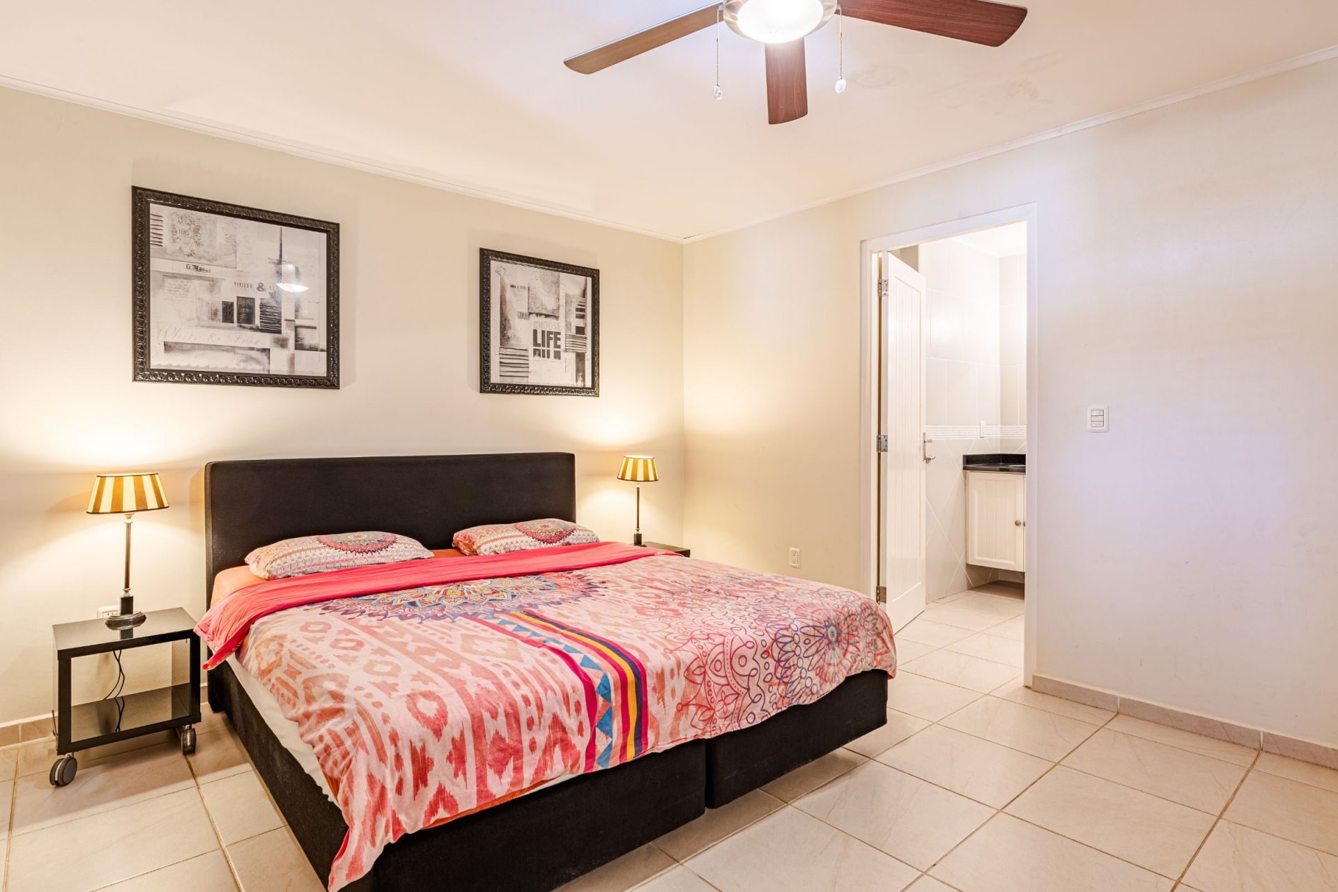 Vacation Condo on Seafront Boulevard, photograph 16 of 30