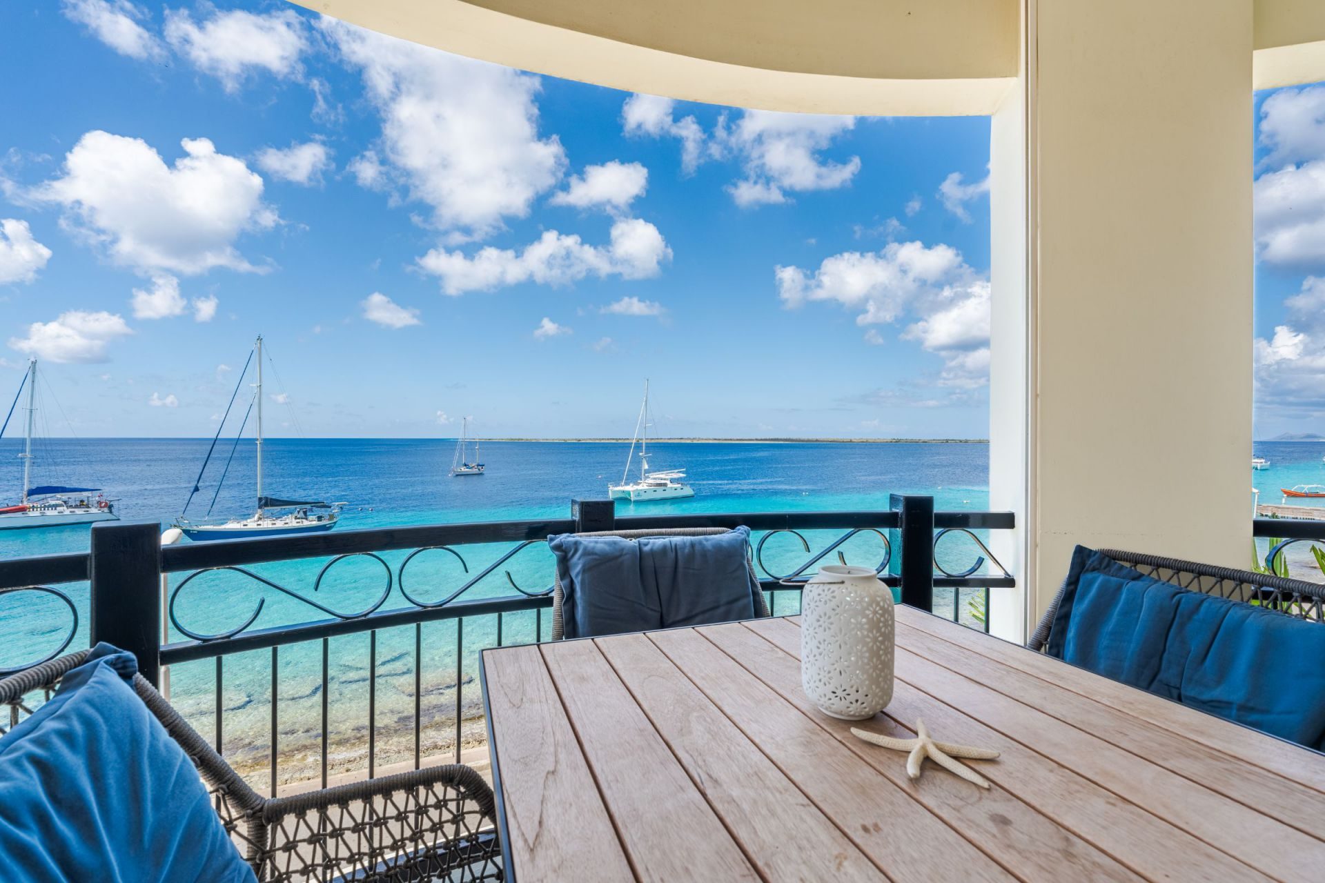 Vacation Condo on Seafront Boulevard, photograph 4 of 30