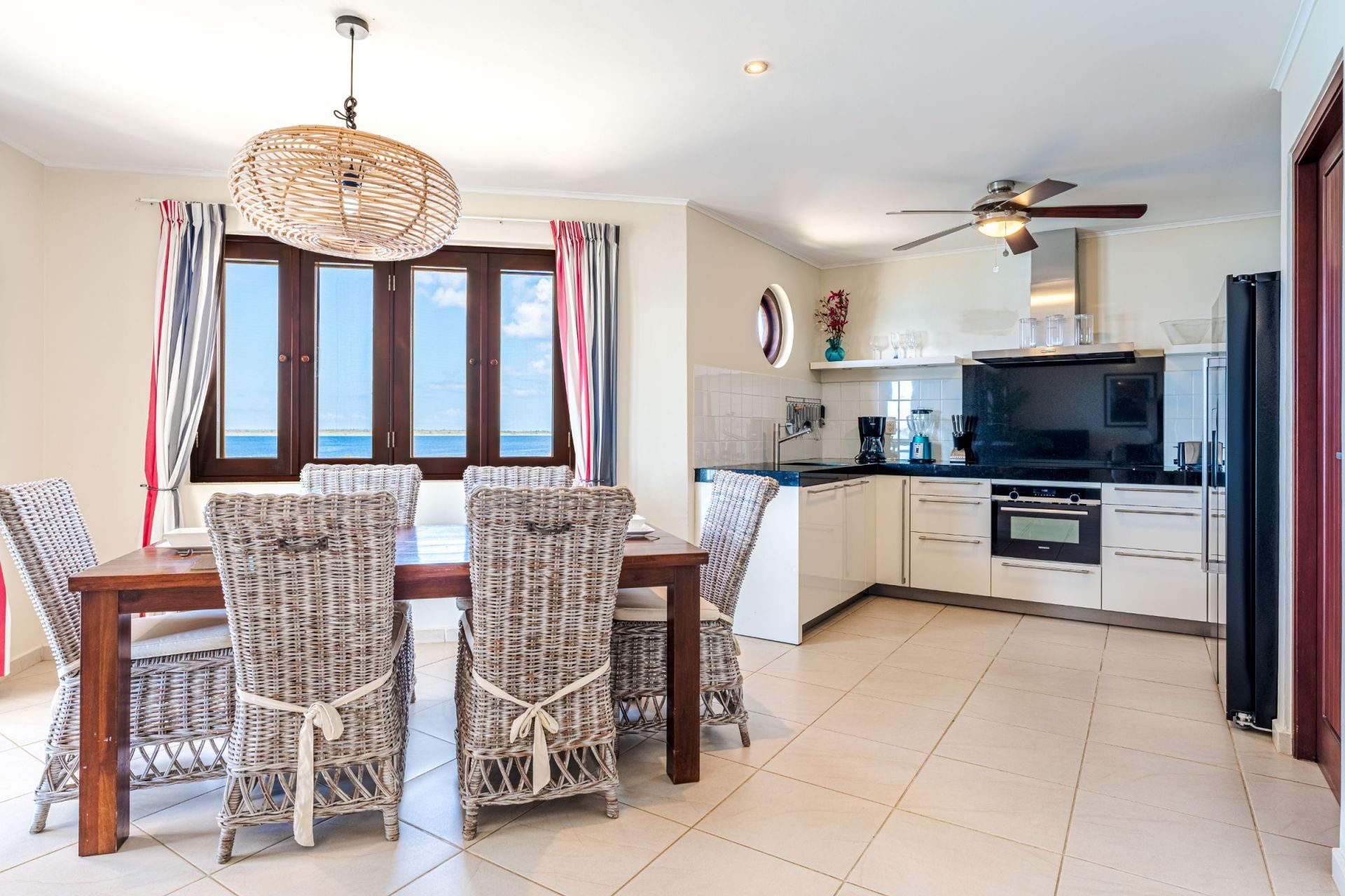 Vacation Condo on Seafront Boulevard, photograph 12 of 30