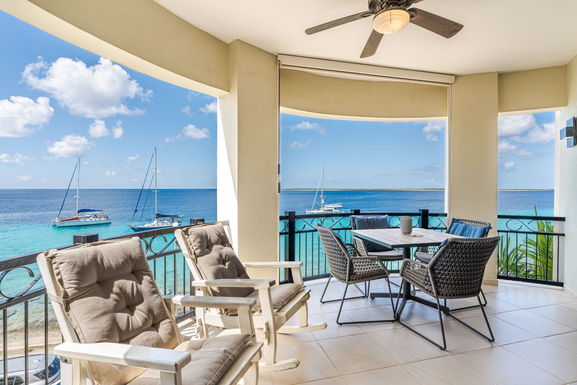 Vacation Condo on Seafront Boulevard, photograph 3 of 30