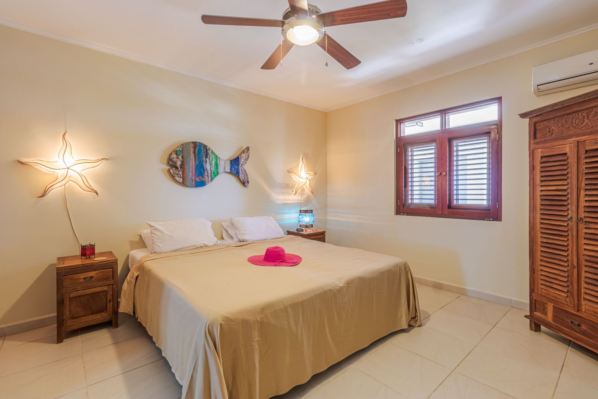 Elegancia Del Caribe 23, photograph 18 of 37