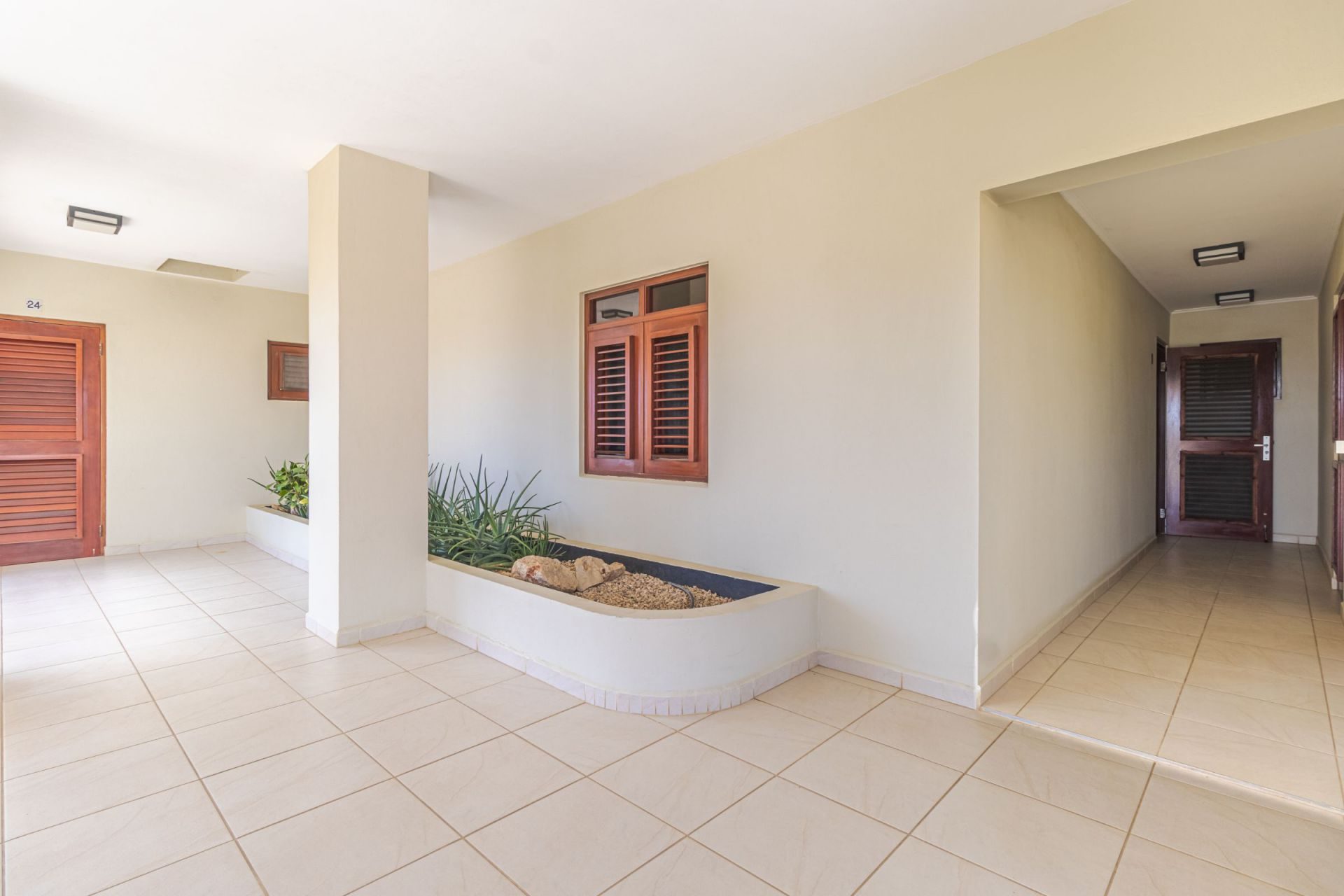 Elegancia Del Caribe 23, photograph 24 of 37