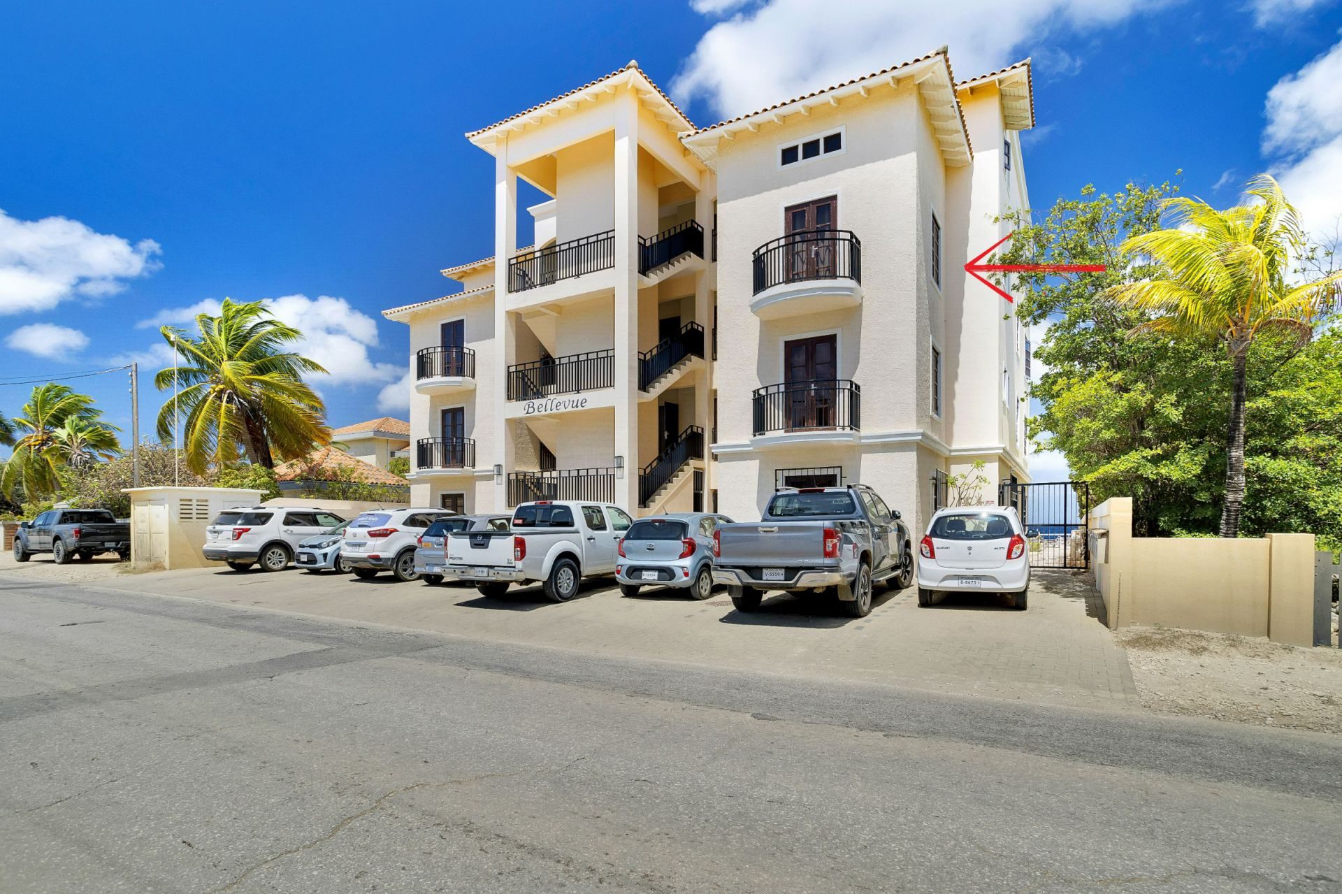 Bellevue Apartment with a Sandy Beach, photograph 23 of 23