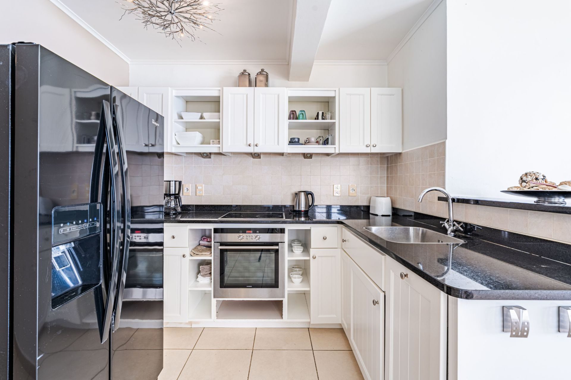 Bellevue Apartment with a Sandy Beach, photograph 12 of 23