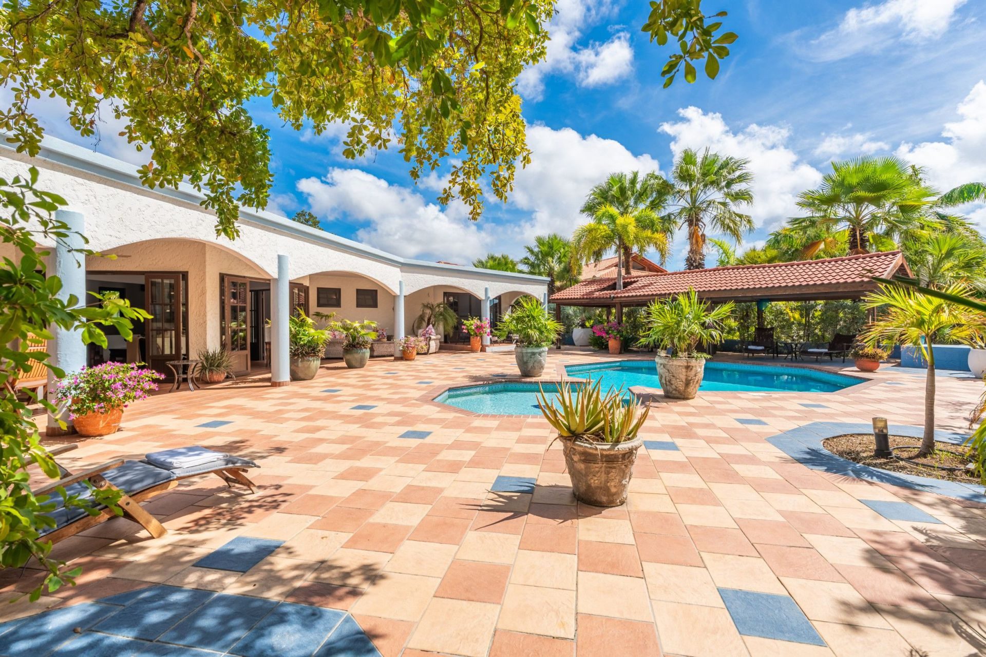 Villa with Pool, Just a Stroll from the Sea, photograph 6 of 14