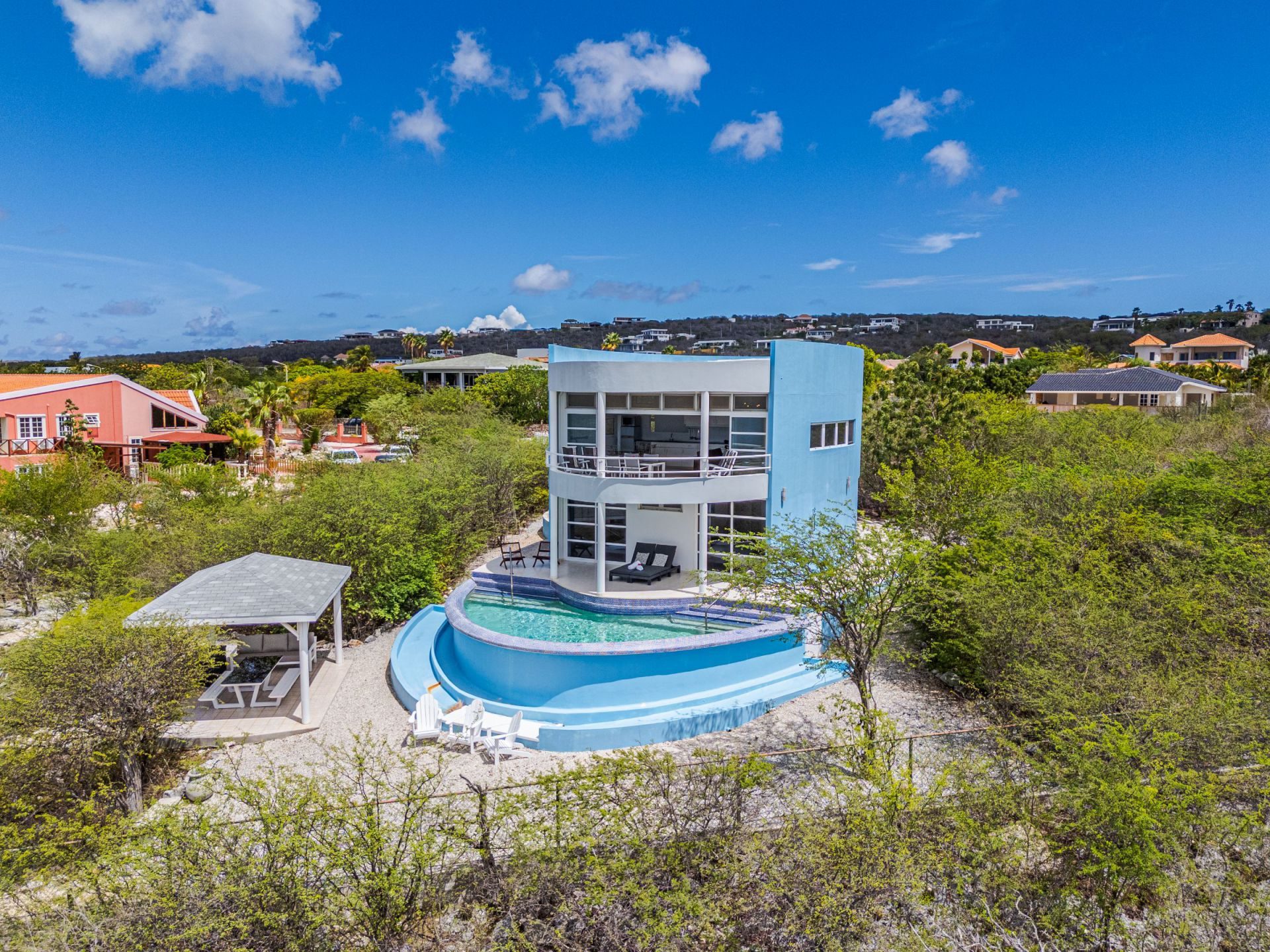 Distinctive Oval Clifftop Vacation Villa, photograph 21 of 21