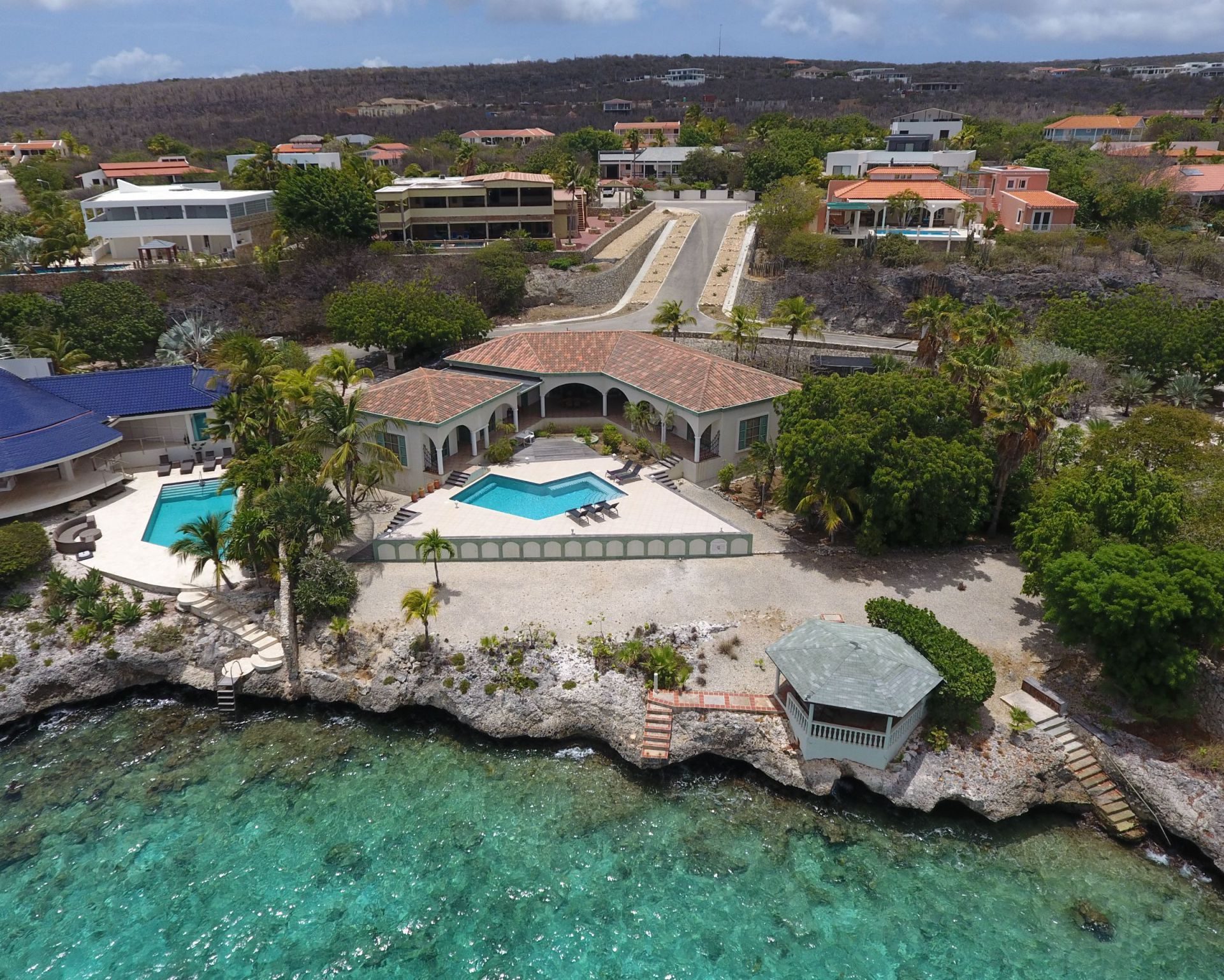 Seafront Dive & Snorkeling villa, photograph 4 of 16