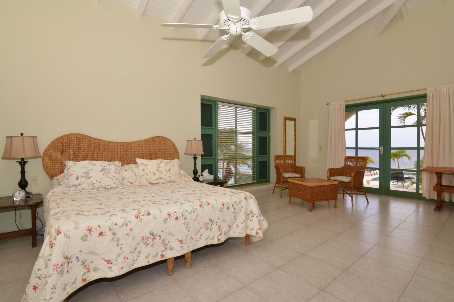 Seafront Dive & Snorkeling villa, photograph 10 of 16