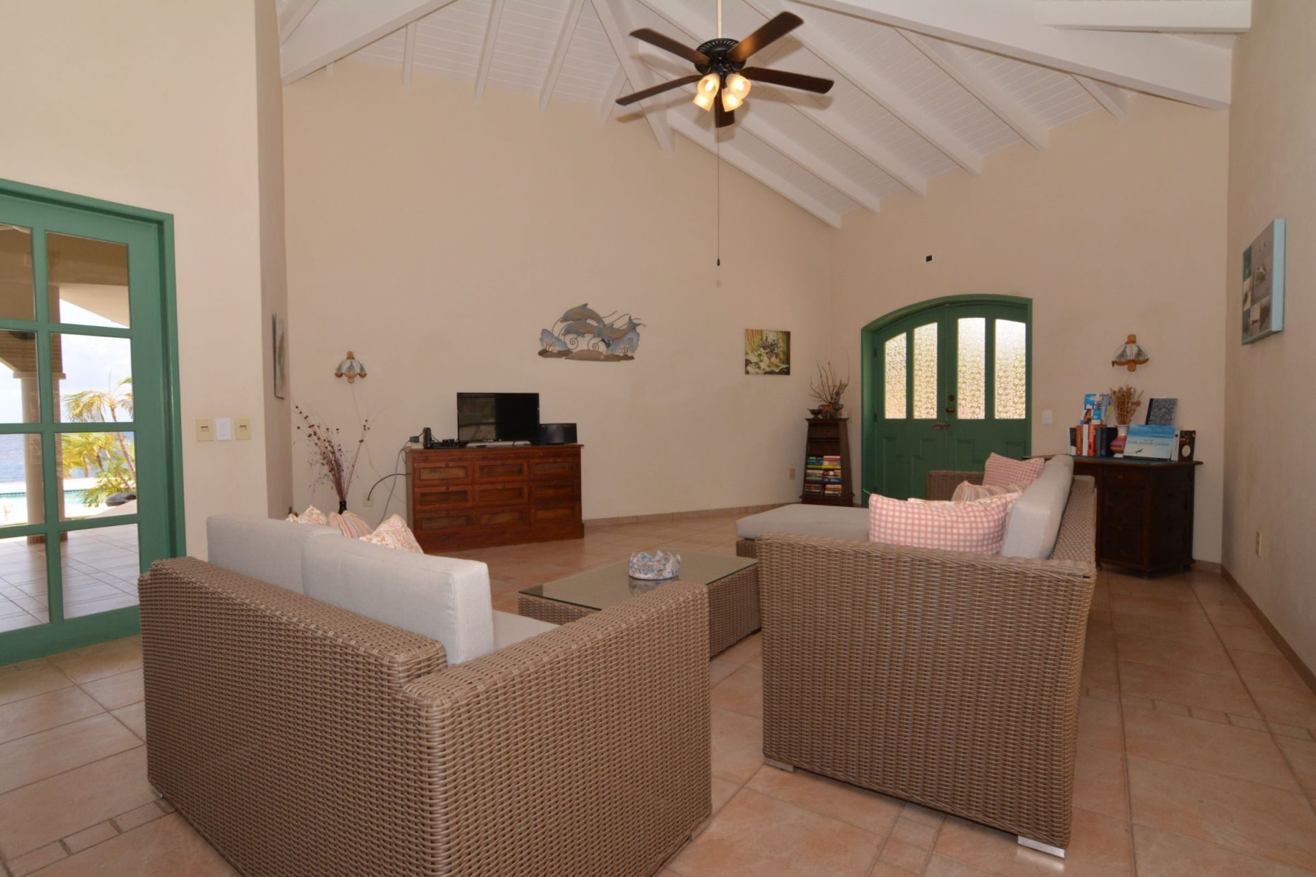 Seafront Dive & Snorkeling villa, photograph 7 of 16