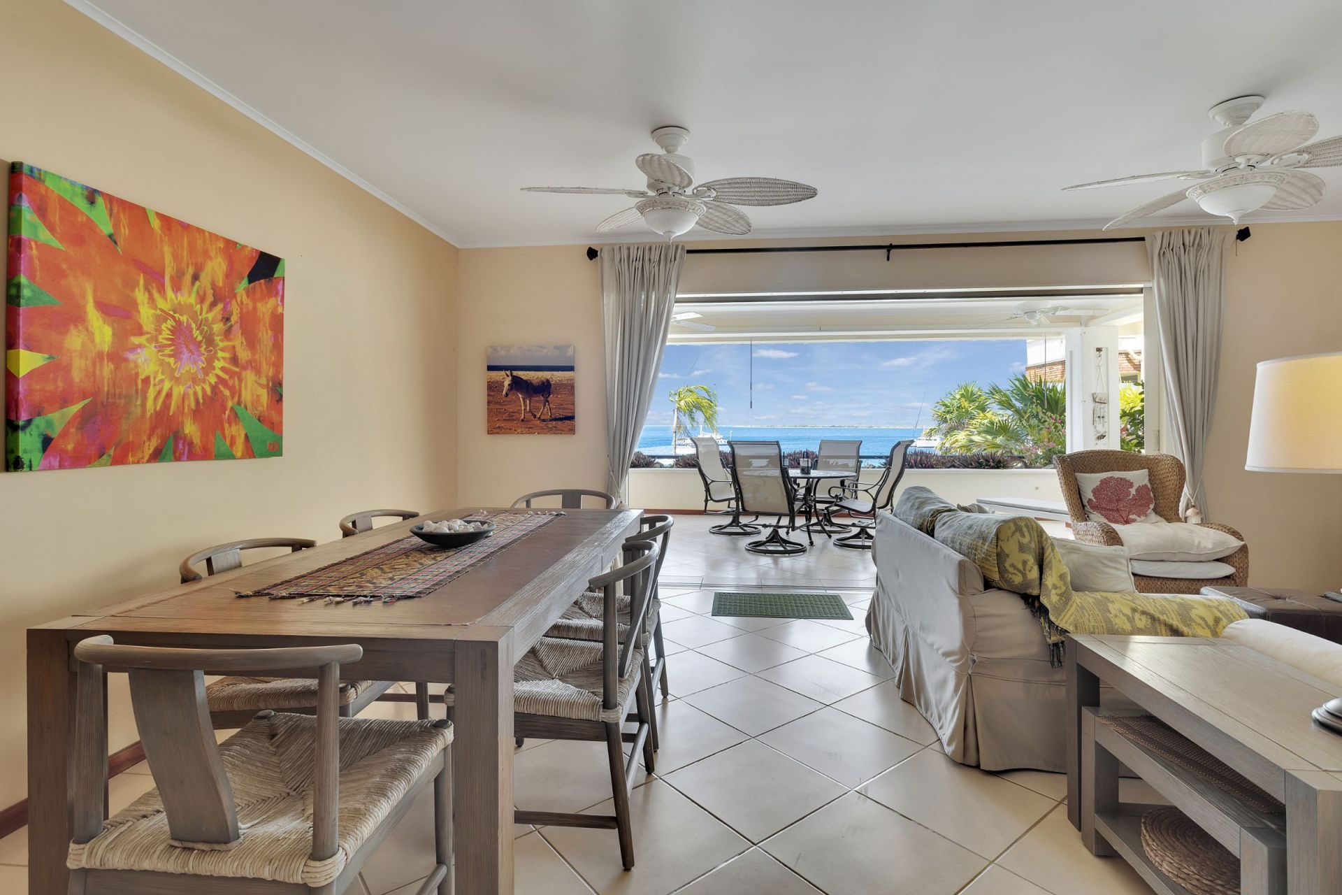 Kralendijk Sea Front Condo with Pool, photograph 25 of 57