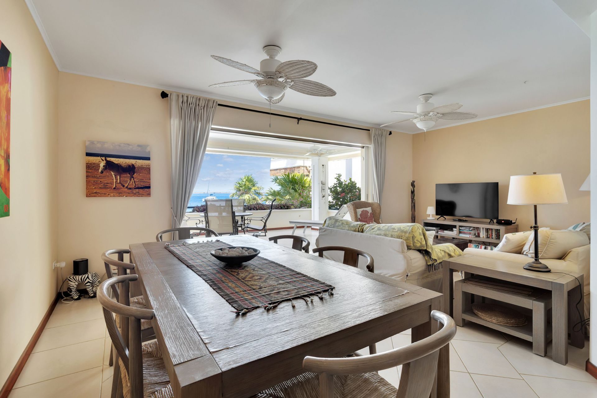 Kralendijk Sea Front Condo with Pool, photograph 26 of 57