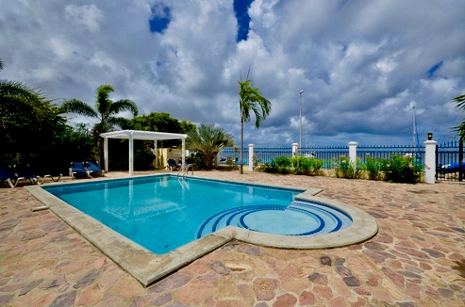 Kralendijk Sea Front Condo with Pool, photograph 18 of 57