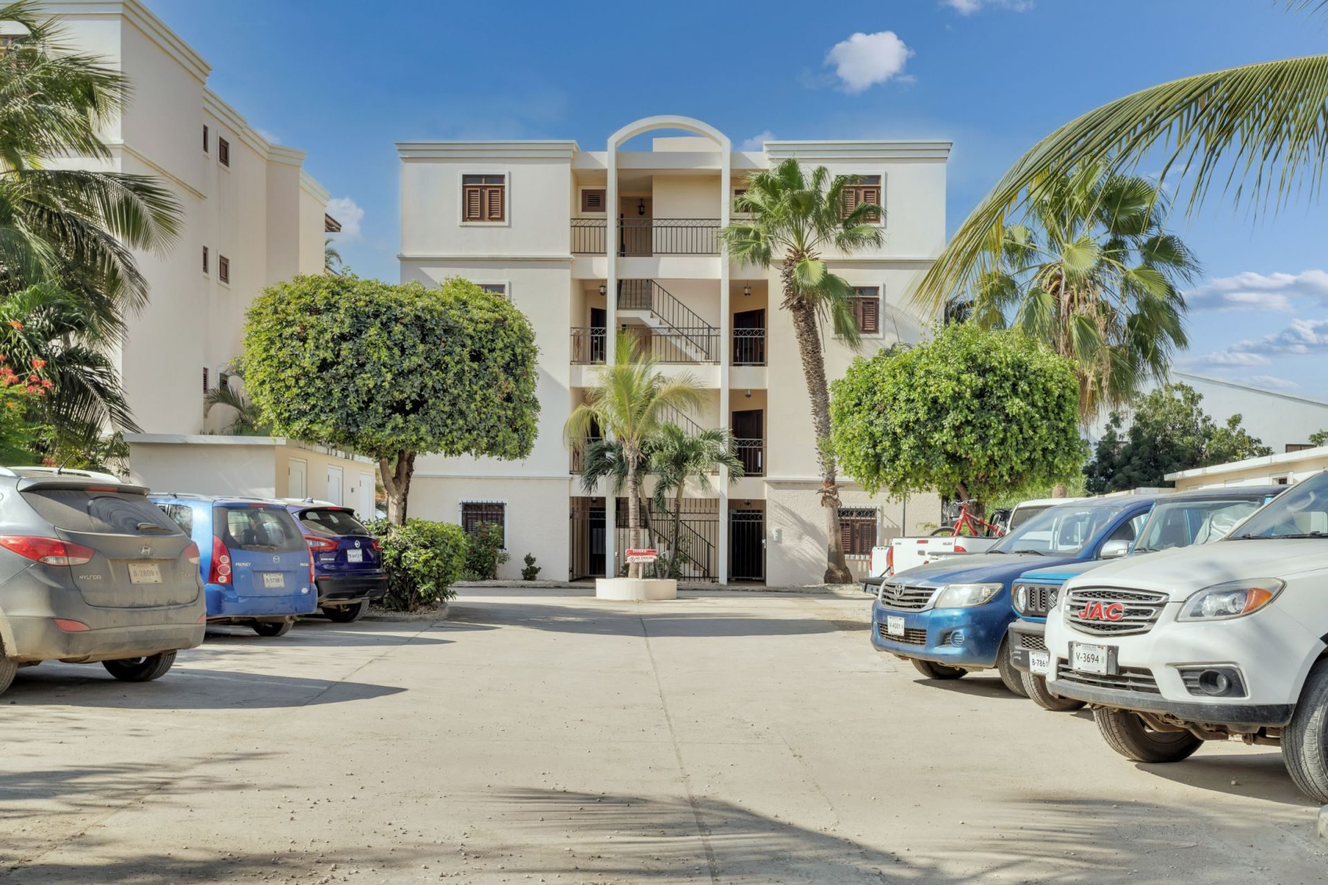 Kralendijk Sea Front Condo with Pool, photograph 47 of 57