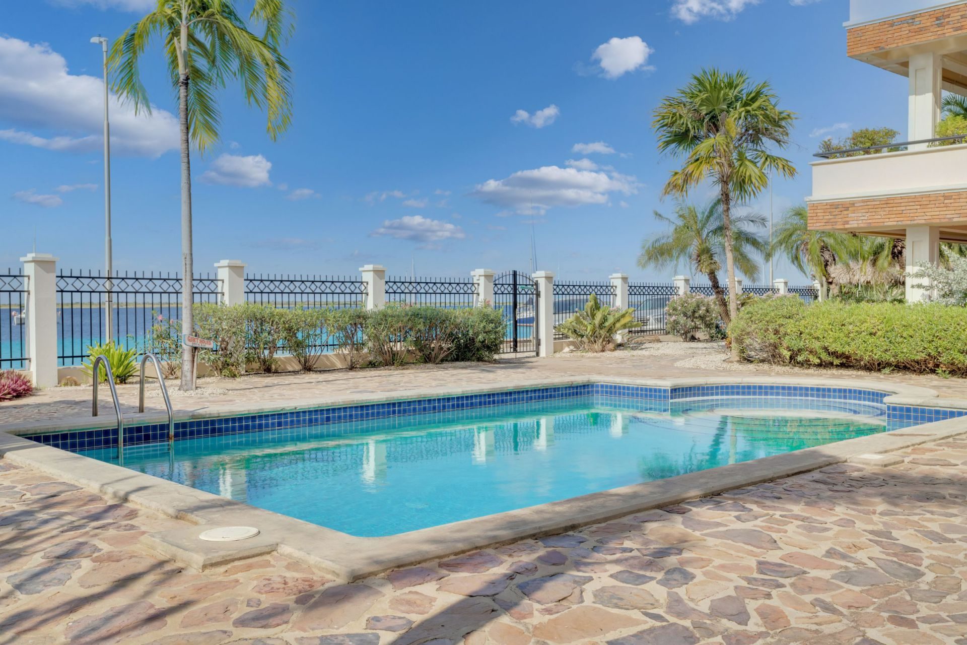 Kralendijk Sea Front Condo with Pool, photograph 49 of 57