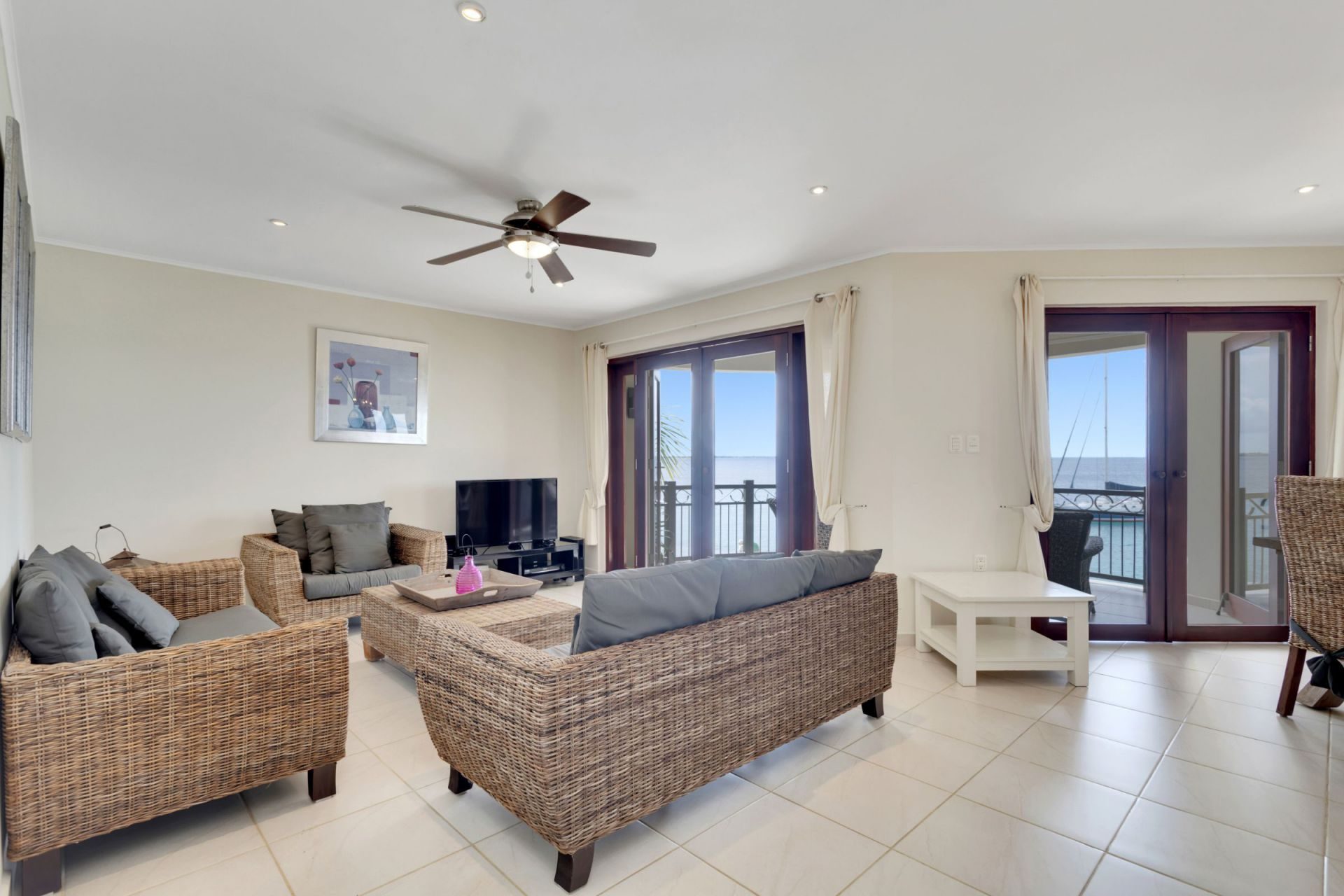 Vacation Condo on Seafront Boulevard, photograph 12 of 32