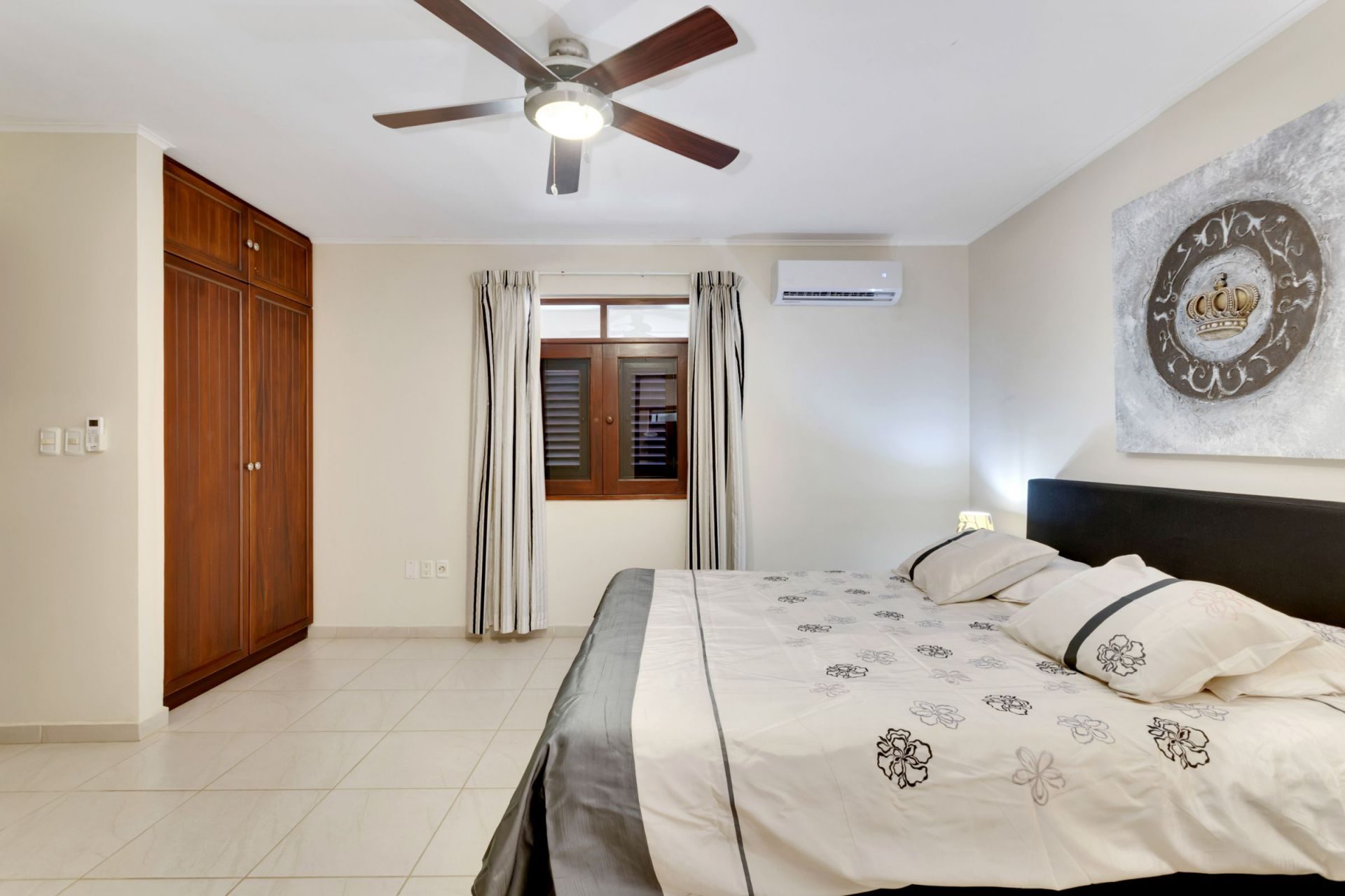 Vacation Condo on Seafront Boulevard, photograph 14 of 32
