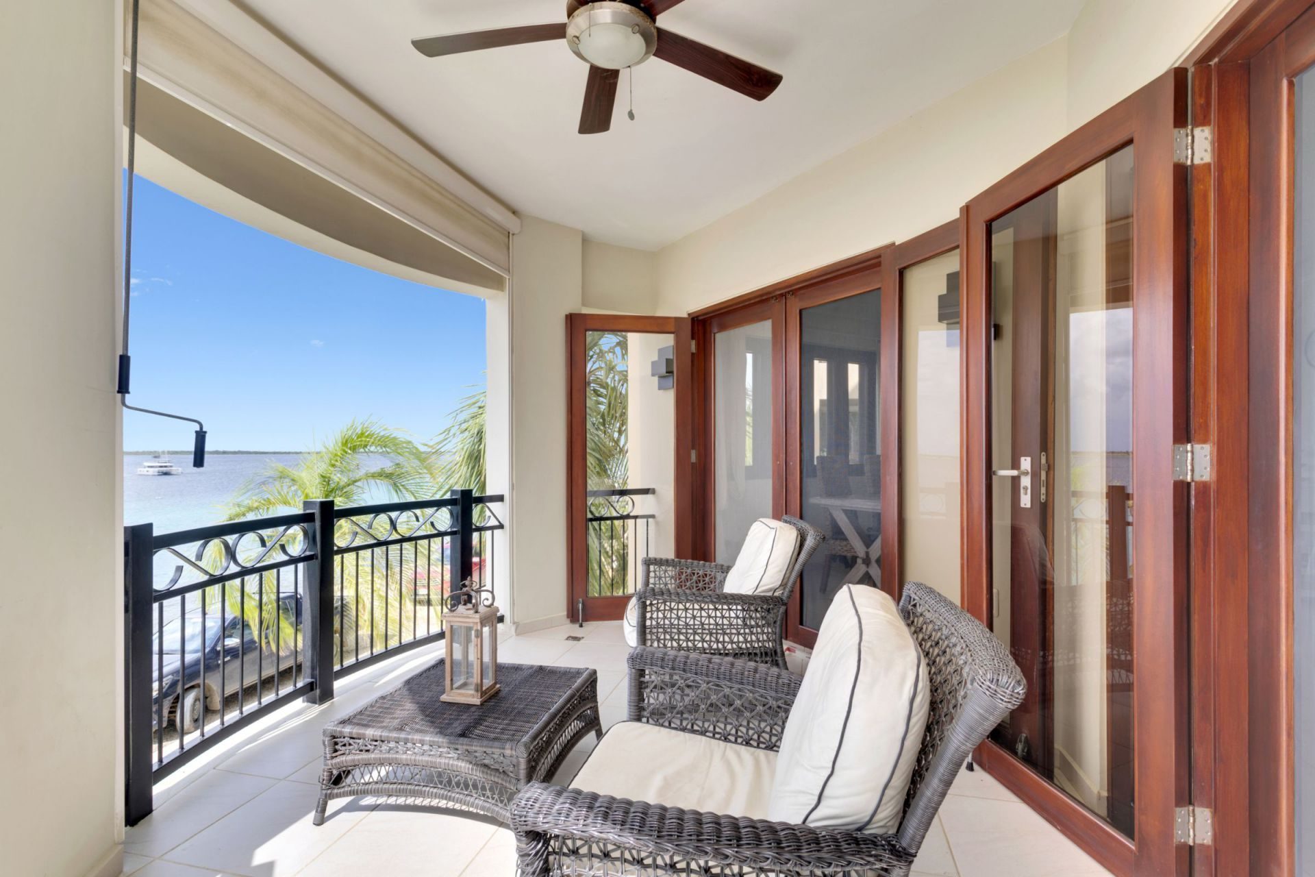 Vacation Condo on Seafront Boulevard, photograph 3 of 32