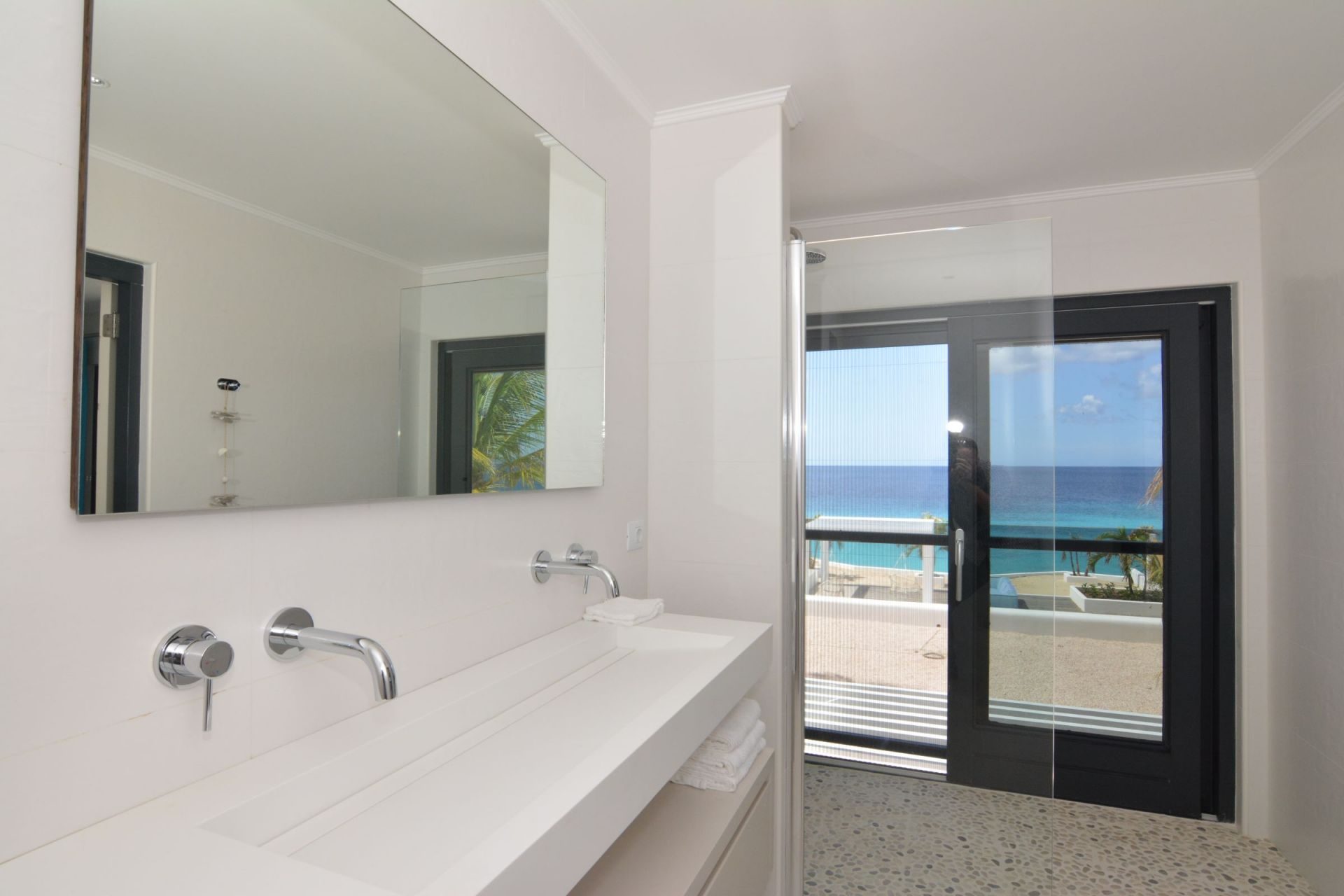 Oceanfront Family Vacation Villa, photograph 7 of 14
