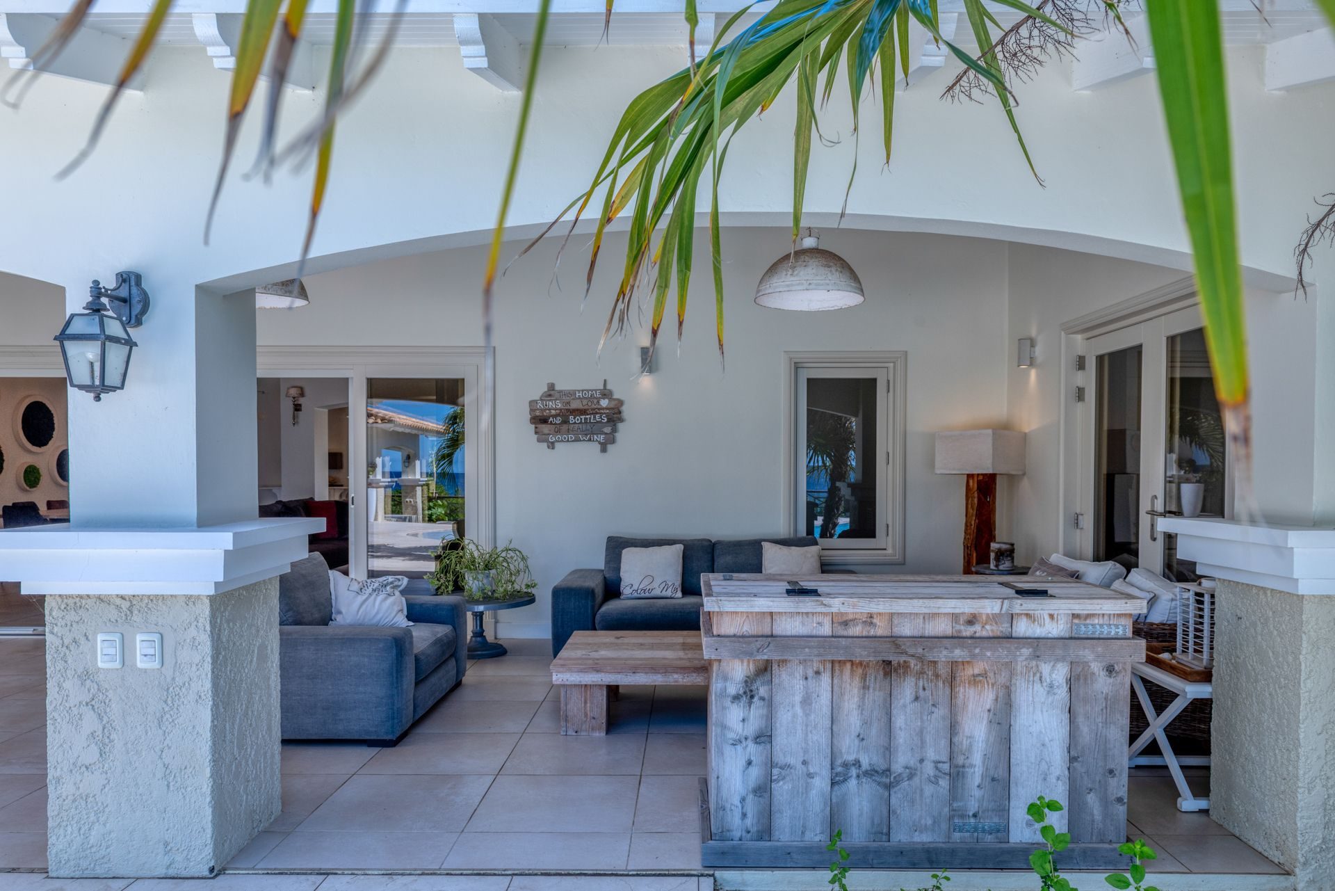 State of art seafront Vacation Villa, photograph 17 of 57