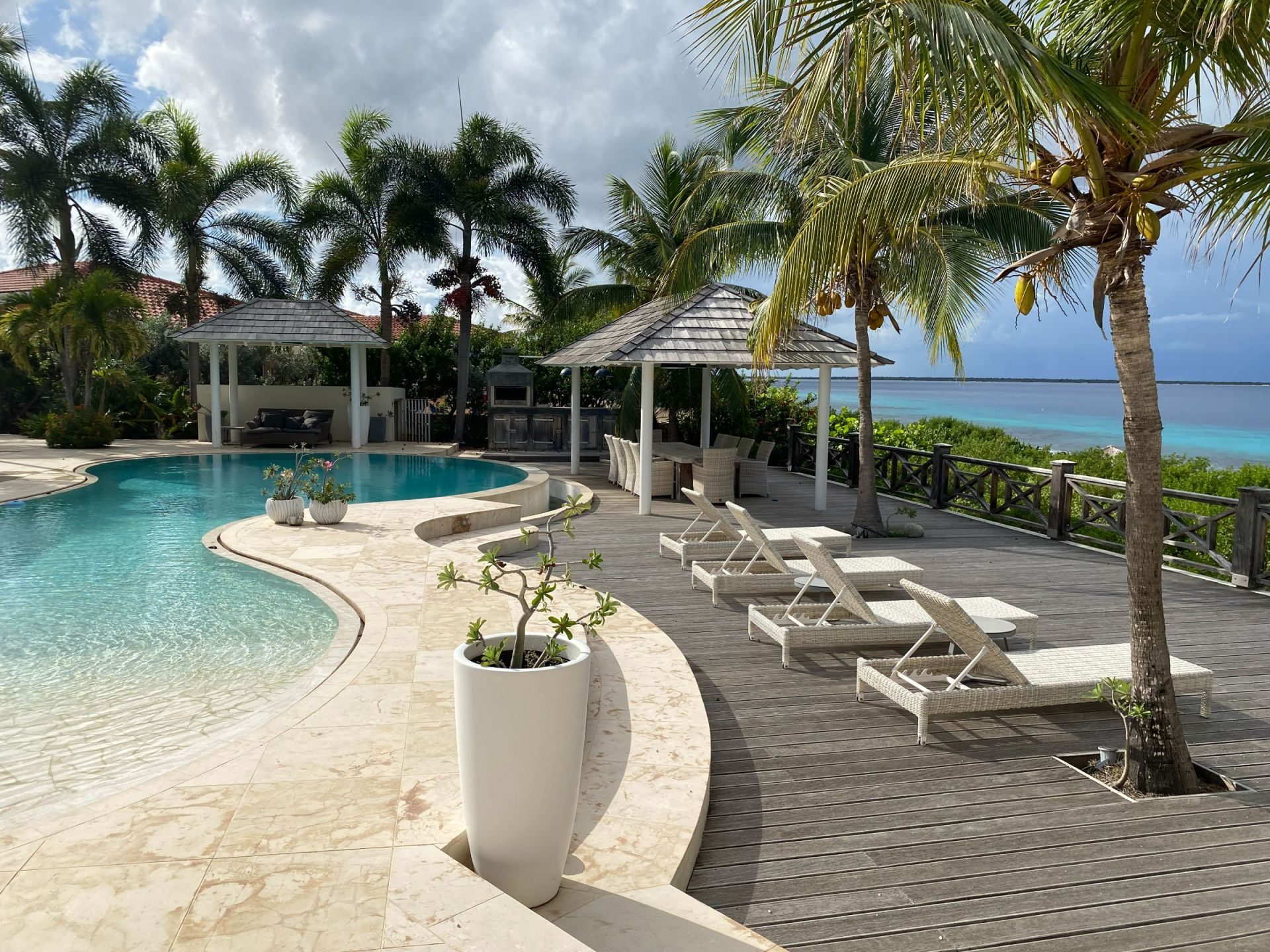 State of art seafront Vacation Villa, photograph 3 of 57