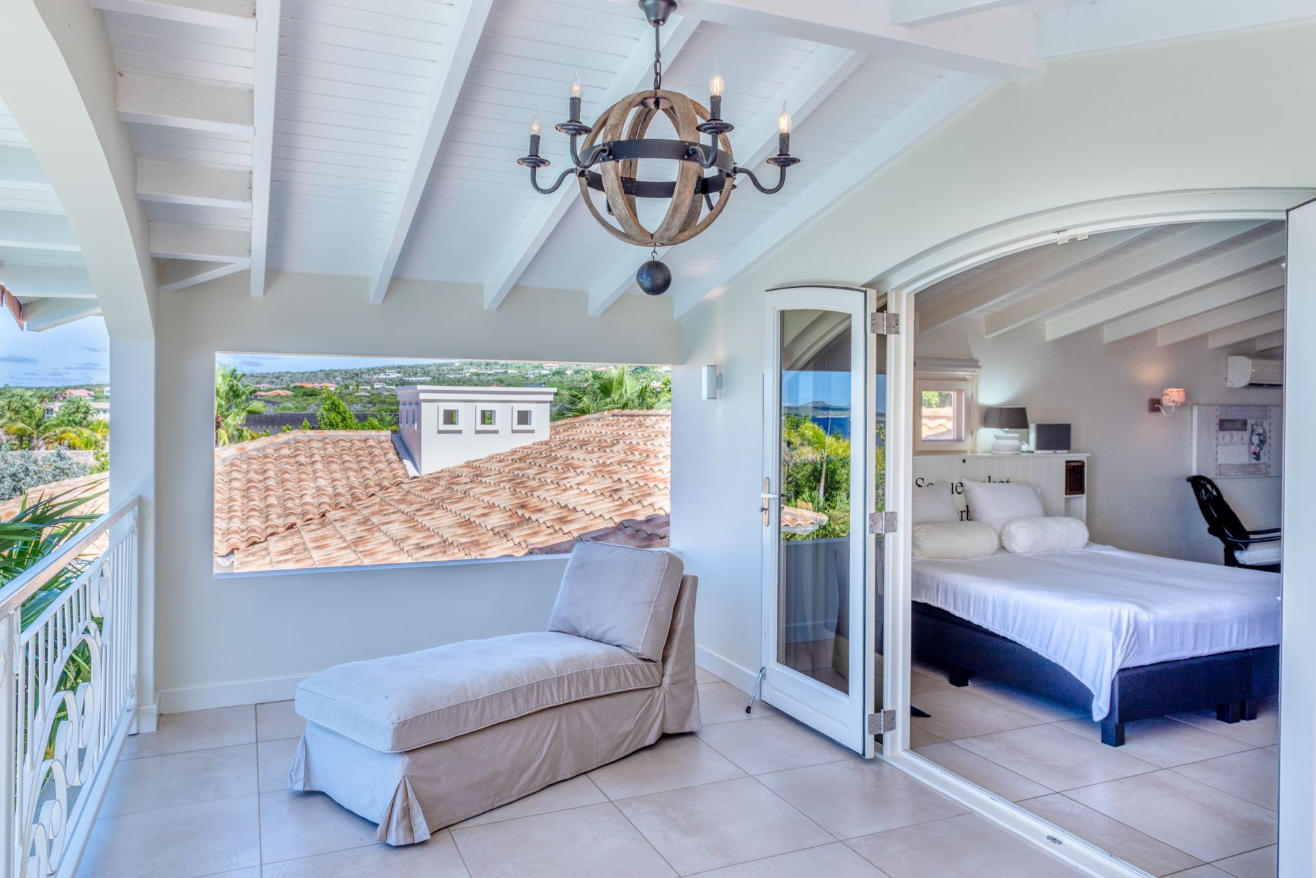 State of art seafront Vacation Villa, photograph 41 of 57