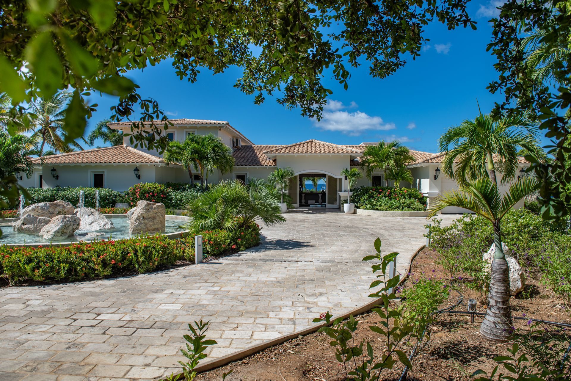 State of art seafront Vacation Villa, photograph 51 of 57