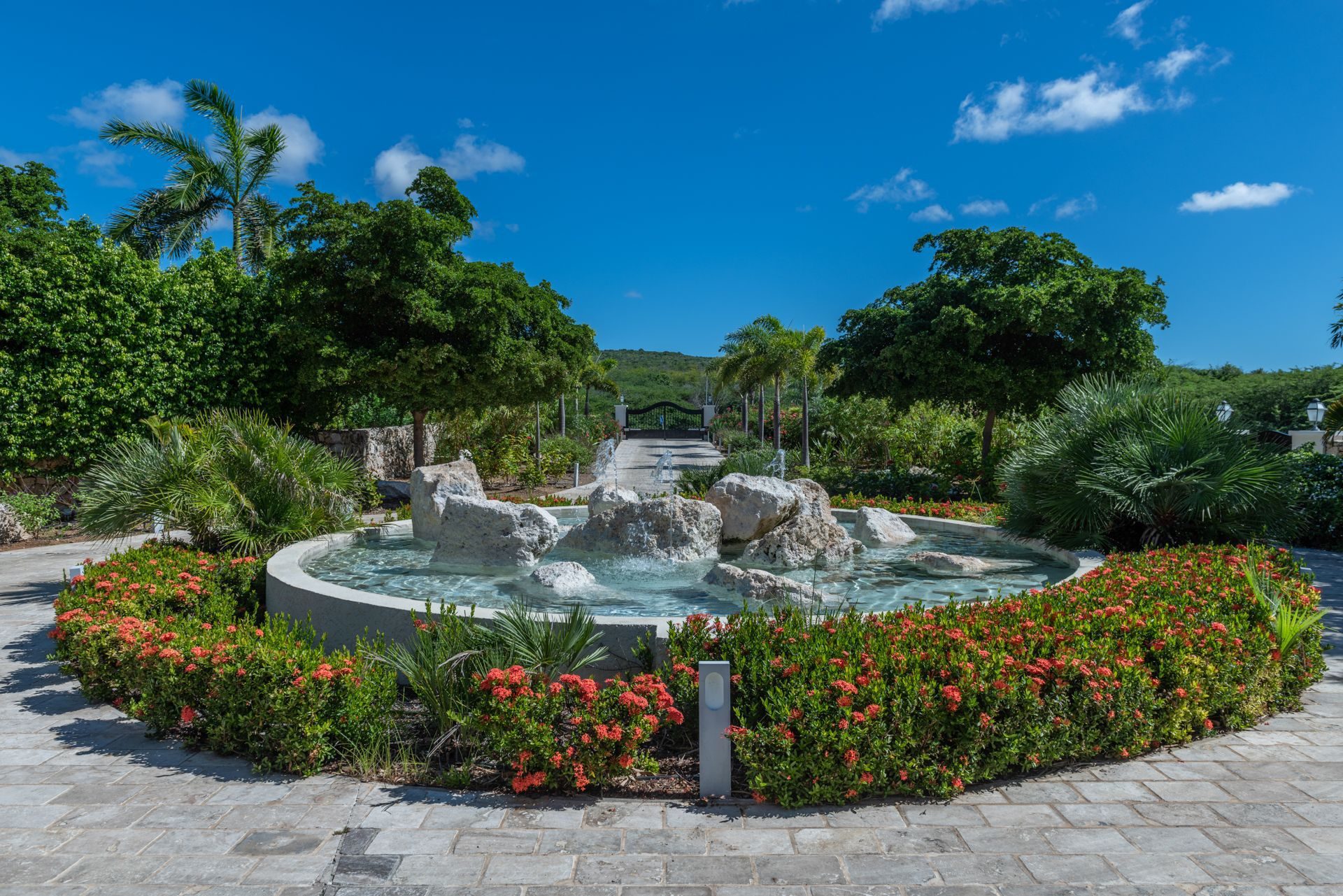 State of art seafront Vacation Villa, photograph 48 of 57