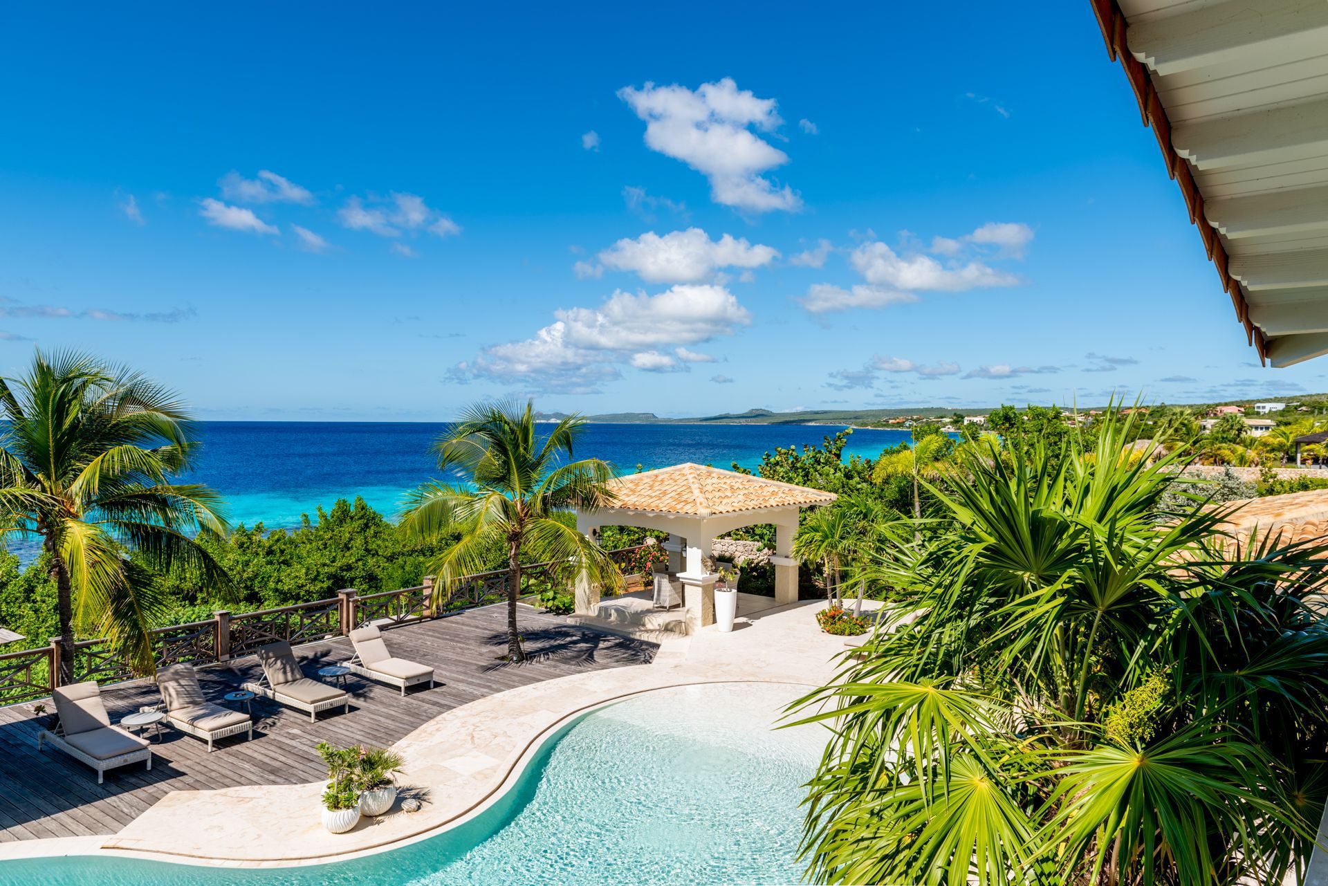 State of art seafront Vacation Villa, photograph 43 of 57