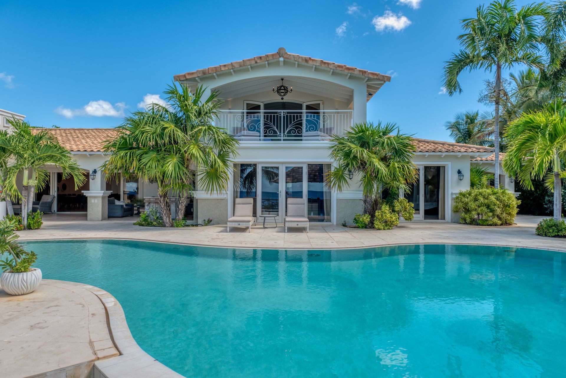 State of art seafront Vacation Villa, photograph 45 of 57