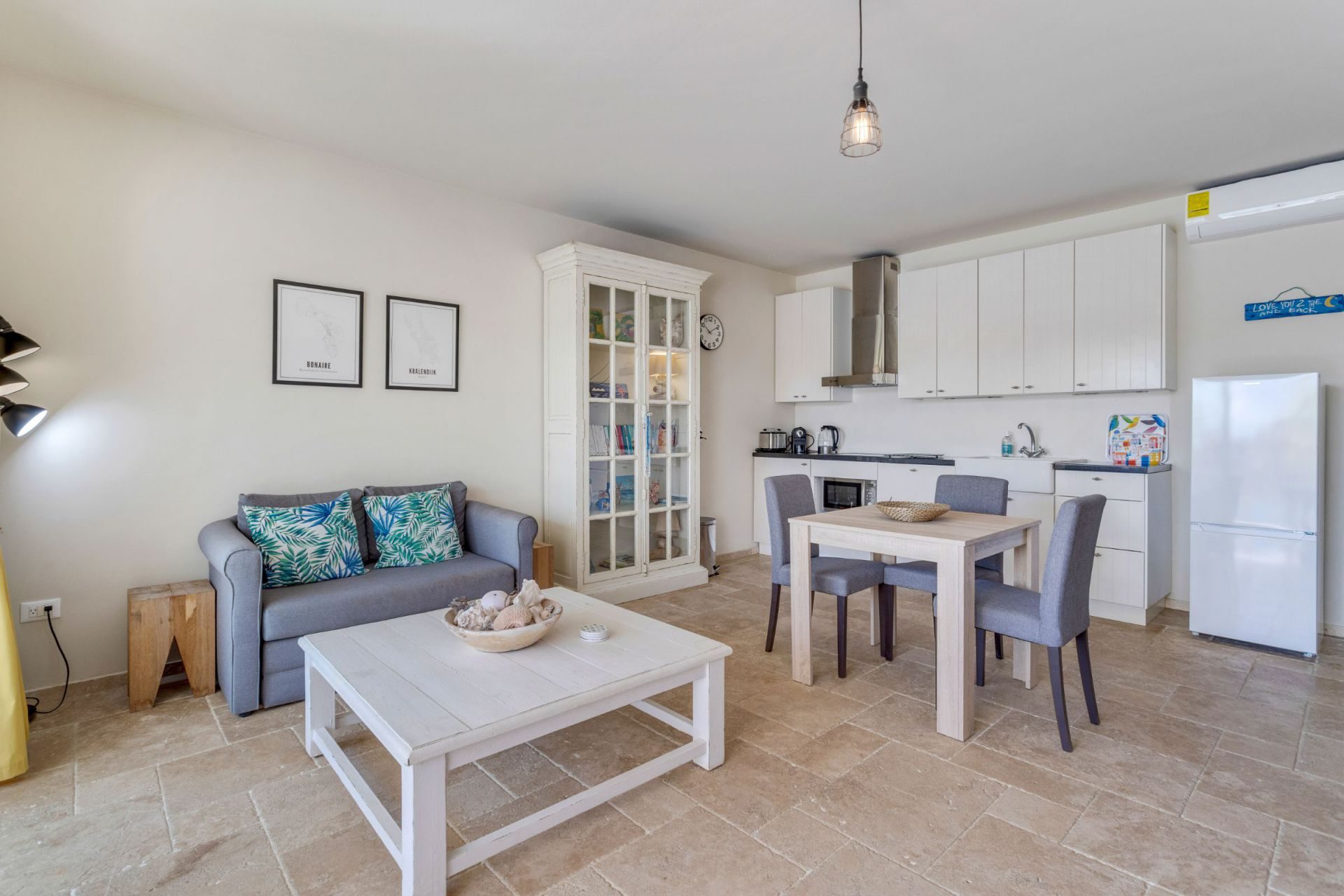 Water side Vacation Condo with shared pool, photograph 6 of 16