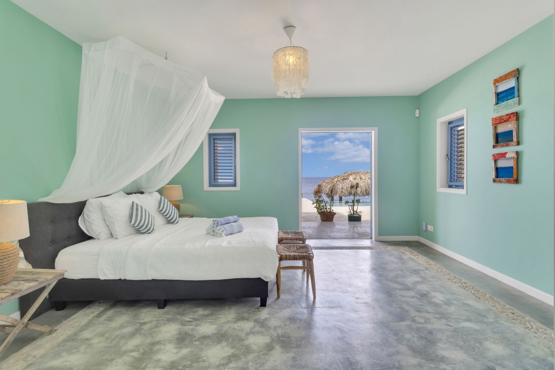 Extraordinary Ocean Front Vacation Villa, photograph 16 of 38