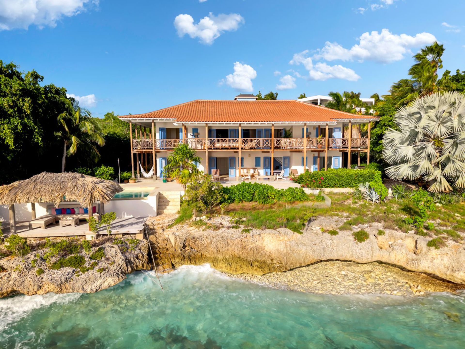 Extraordinary Ocean Front Vacation Villa, photograph 4 of 38