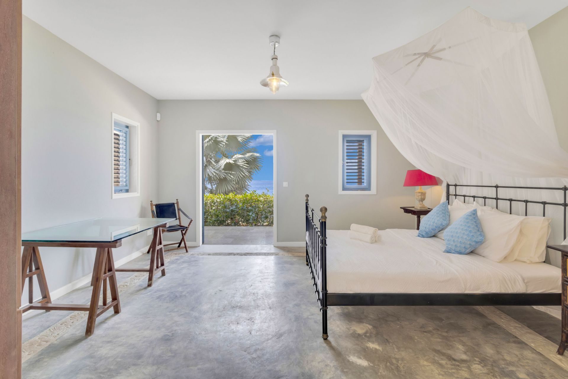 Extraordinary Ocean Front Vacation Villa, photograph 17 of 38