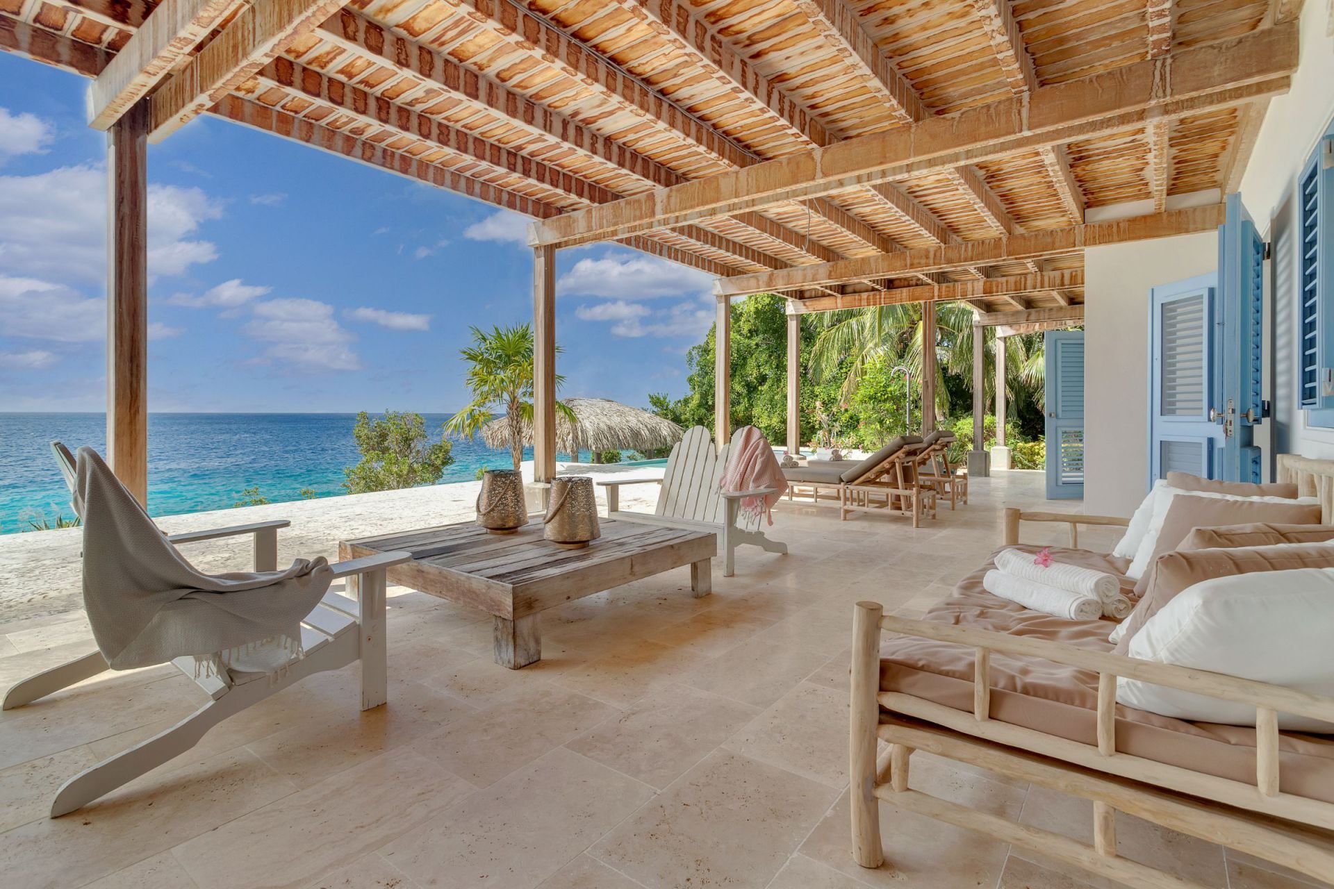 Extraordinary Ocean Front Vacation Villa, photograph 25 of 38