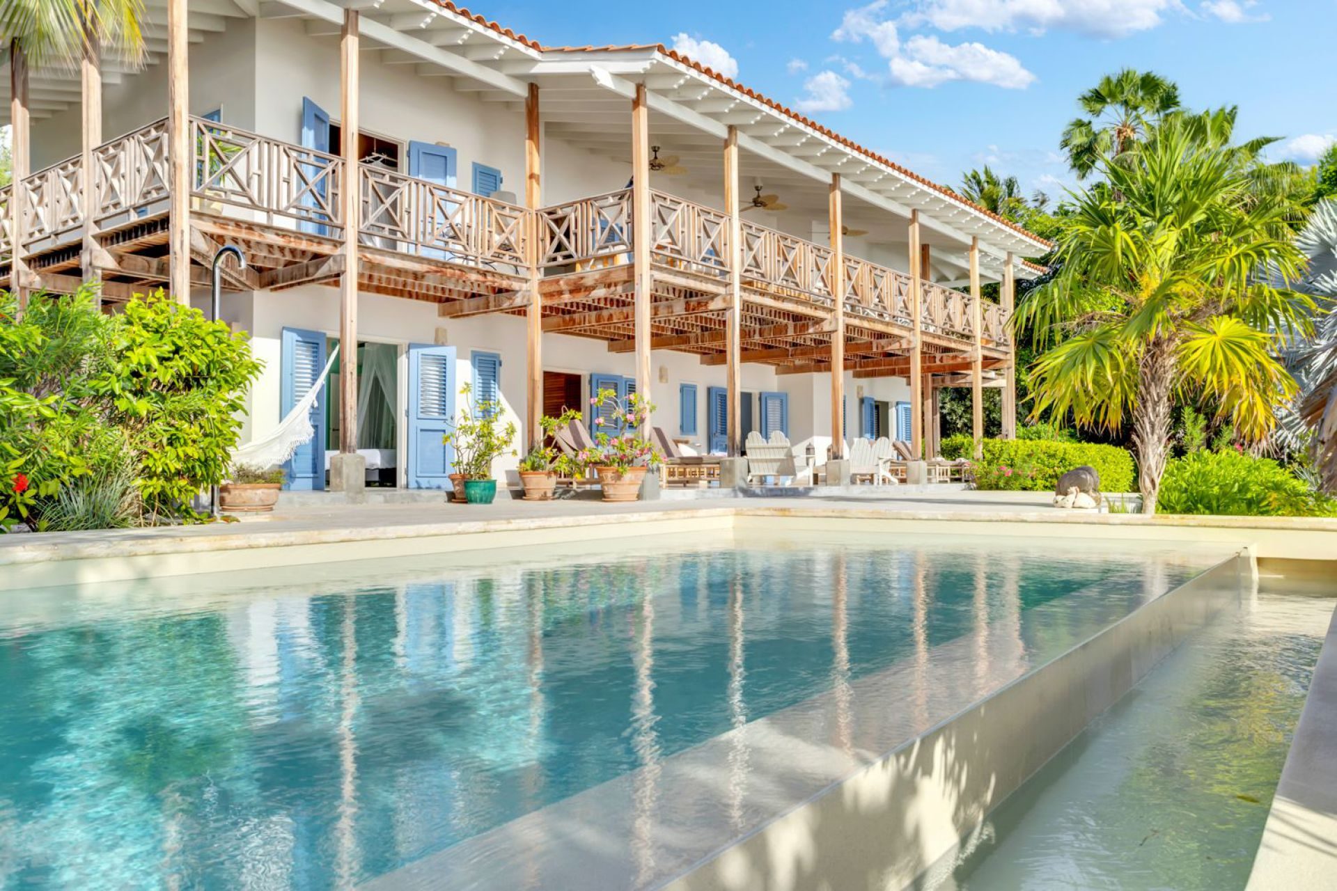 Extraordinary Ocean Front Vacation Villa, photograph 36 of 38