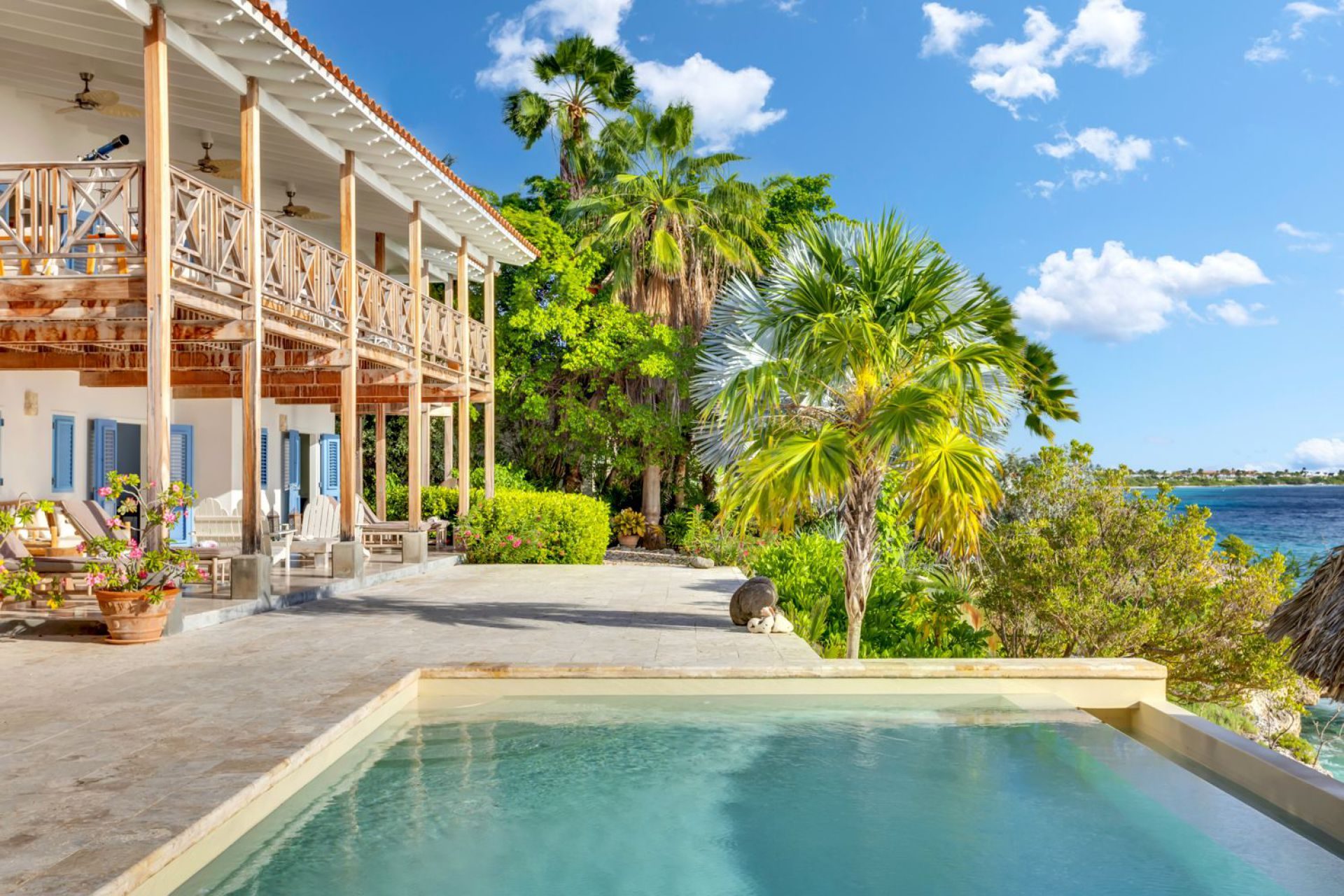 Extraordinary Ocean Front Vacation Villa, photograph 33 of 38