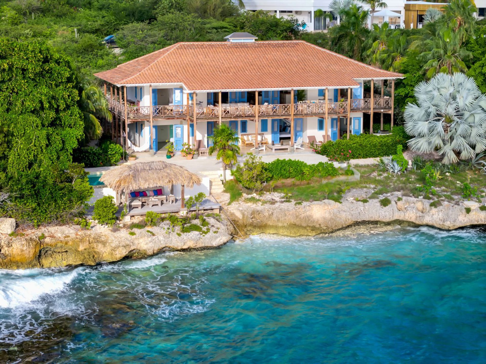 Extraordinary Ocean Front Vacation Villa, photograph 31 of 38