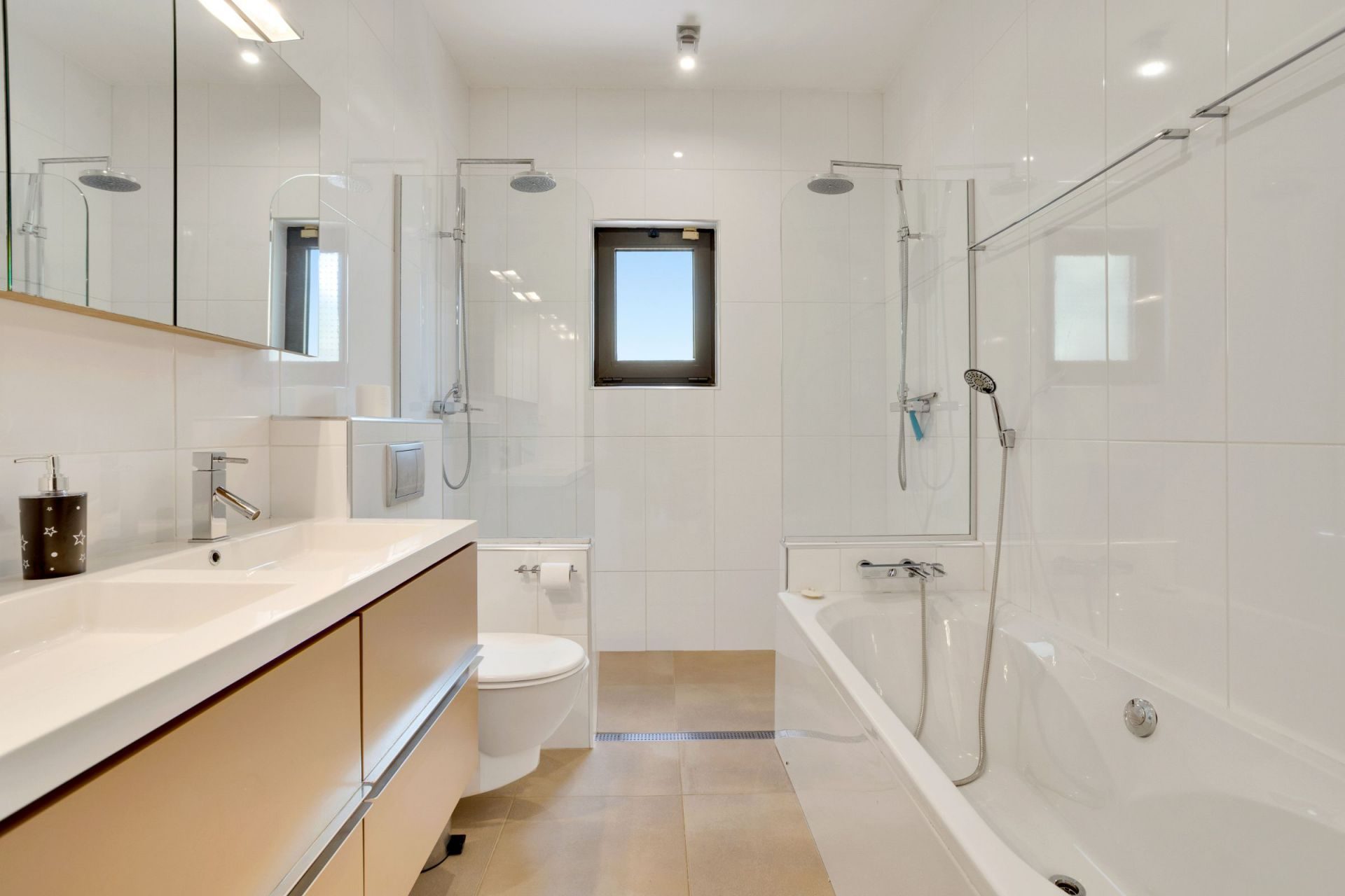 Vacation Villa with breath taking Ocean View, photograph 17 of 33
