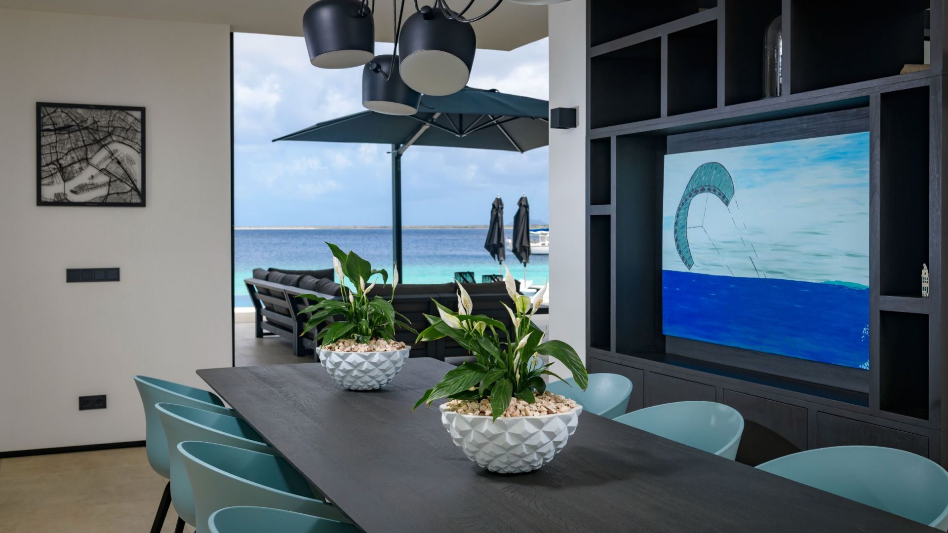 Exclusive Contemporary Oceanfront Villa, photograph 5 of 16