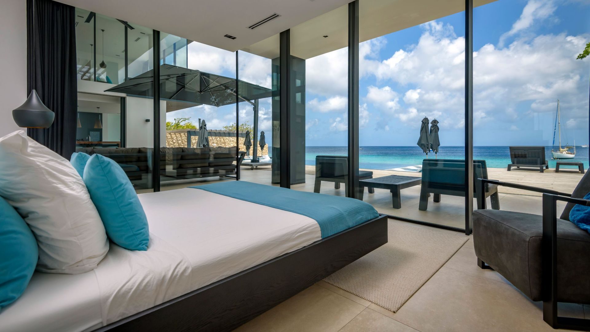 Exclusive Contemporary Oceanfront Villa, photograph 6 of 16