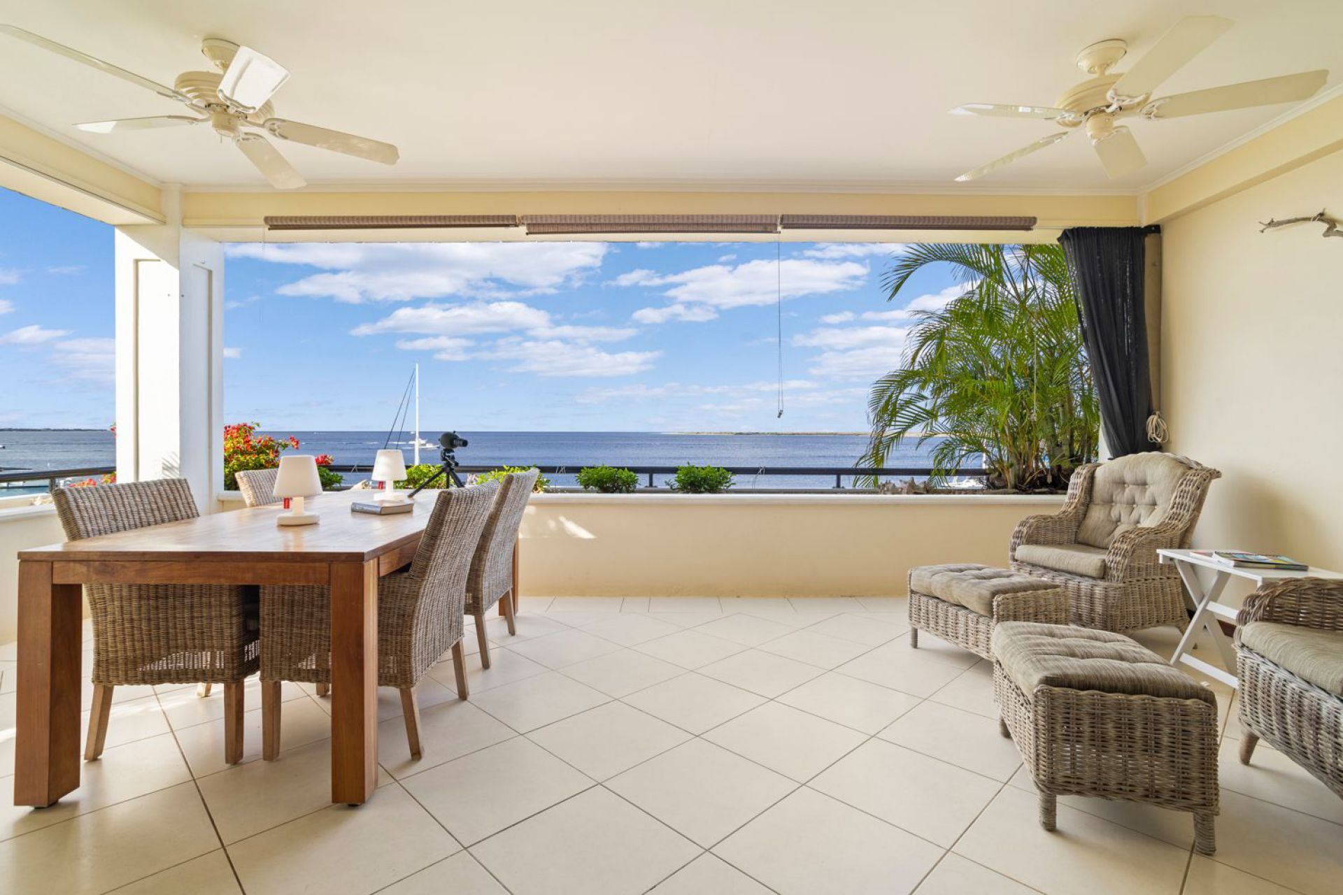 Oceanfront Vacation Condo in City Center, photograph 16 of 33