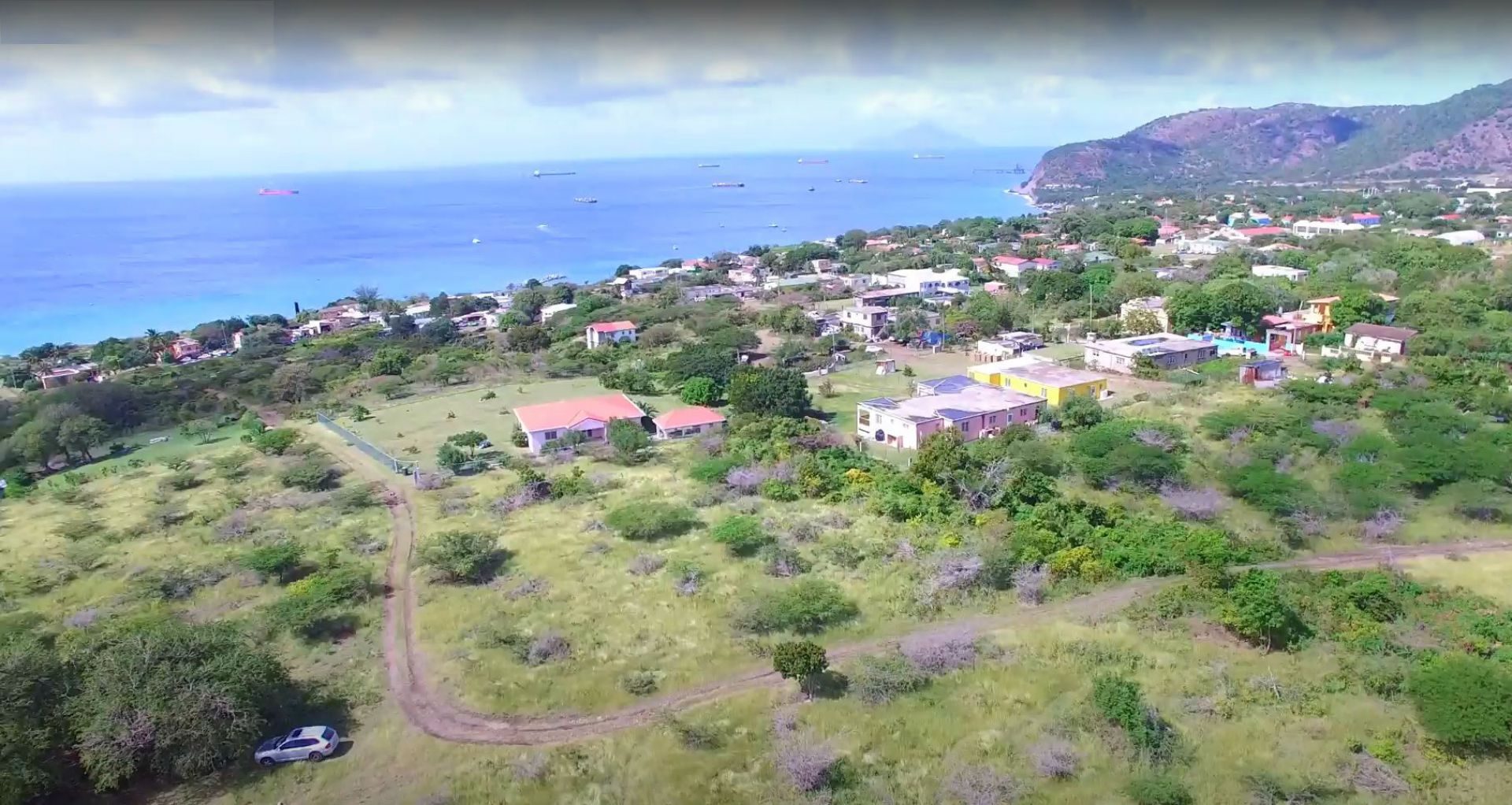 Union -Ruime bouwkavel op St. Eustatius, foto 1 van 9
