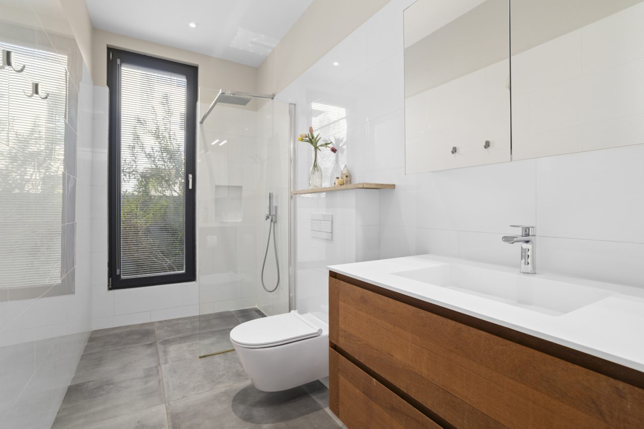 Villa Thirty-Four, photograph 13 of 20