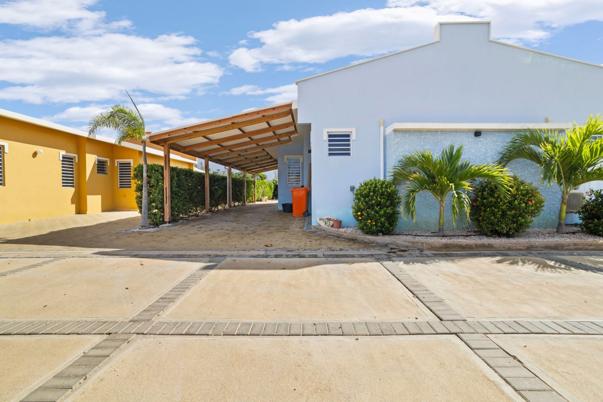 Regatta Residence 70, photograph 26 of 40