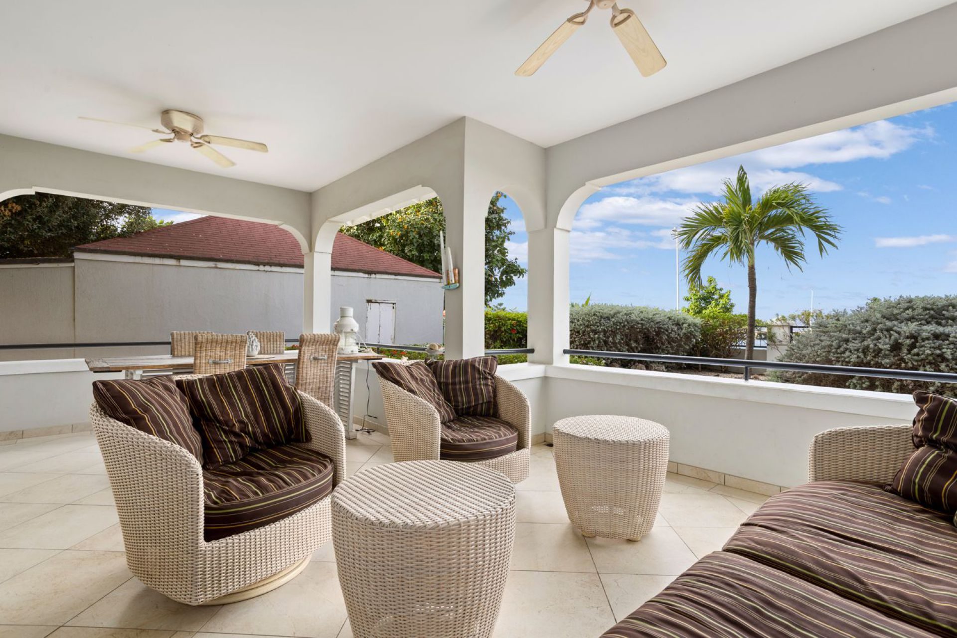 The Shore Residence 2, photograph 8 of 33