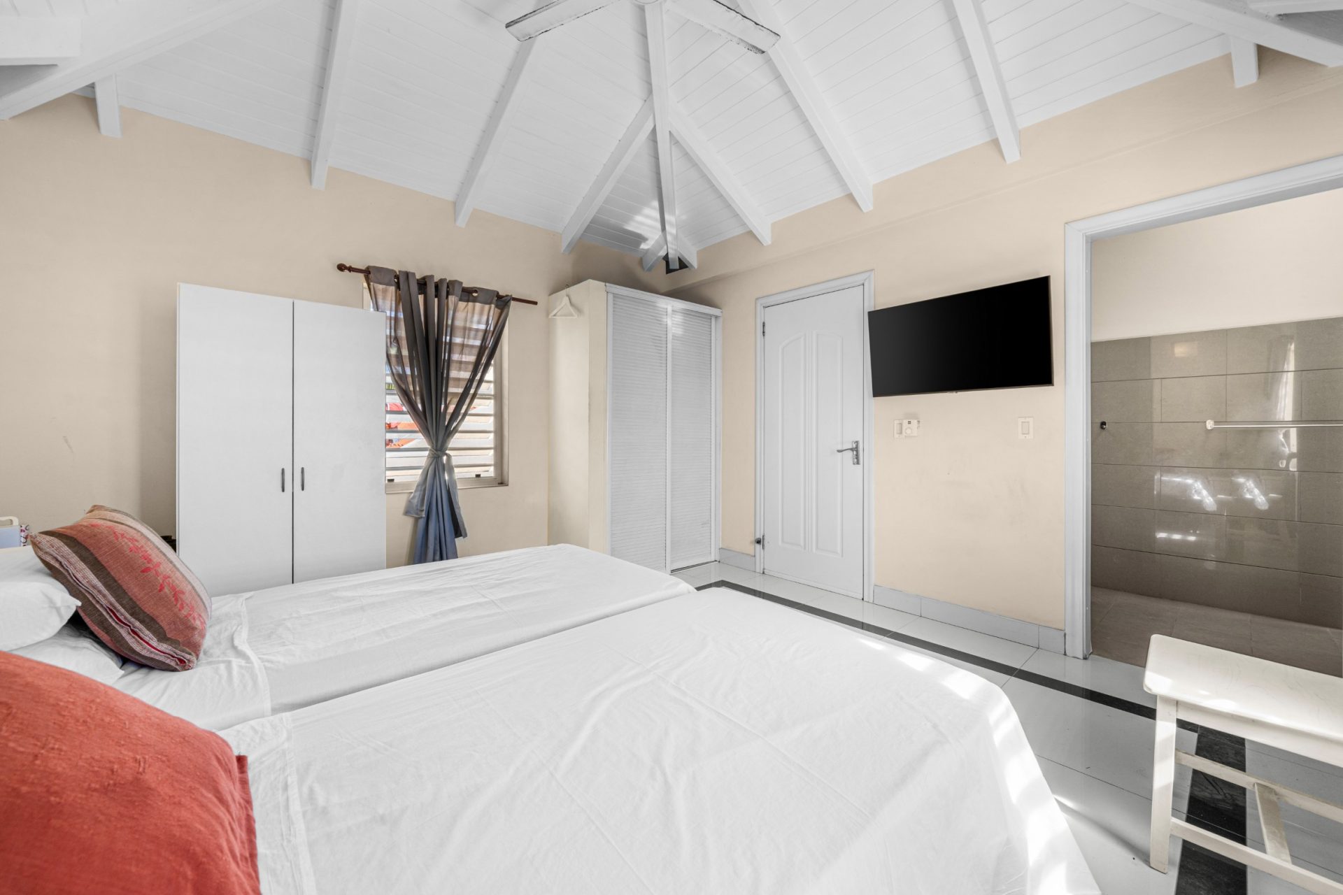 Courtyard Village A-2, foto 14 van 23