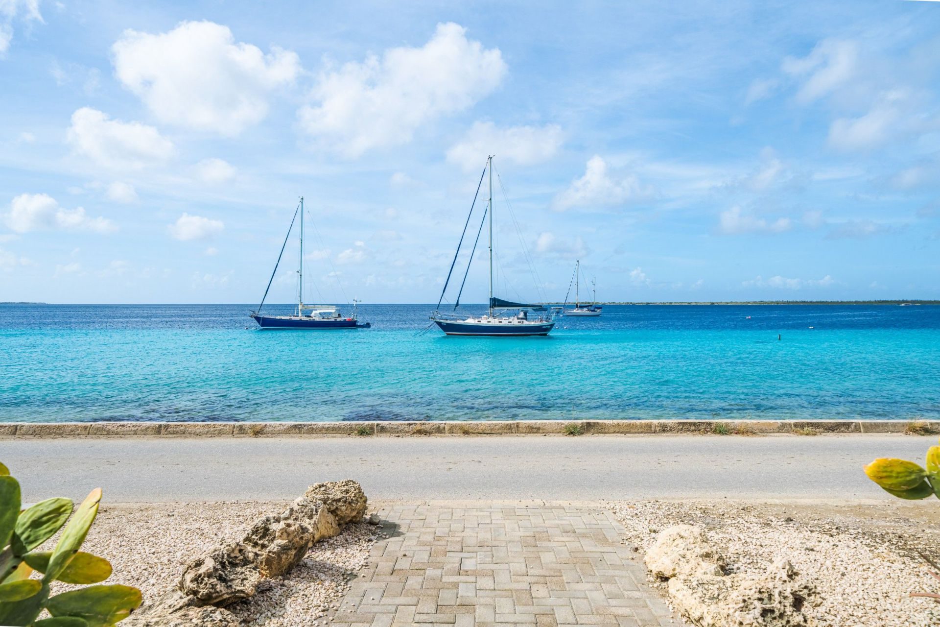Vacation condo with 2 bedrooms, Caribbean Sea view, photograph 4 of 36