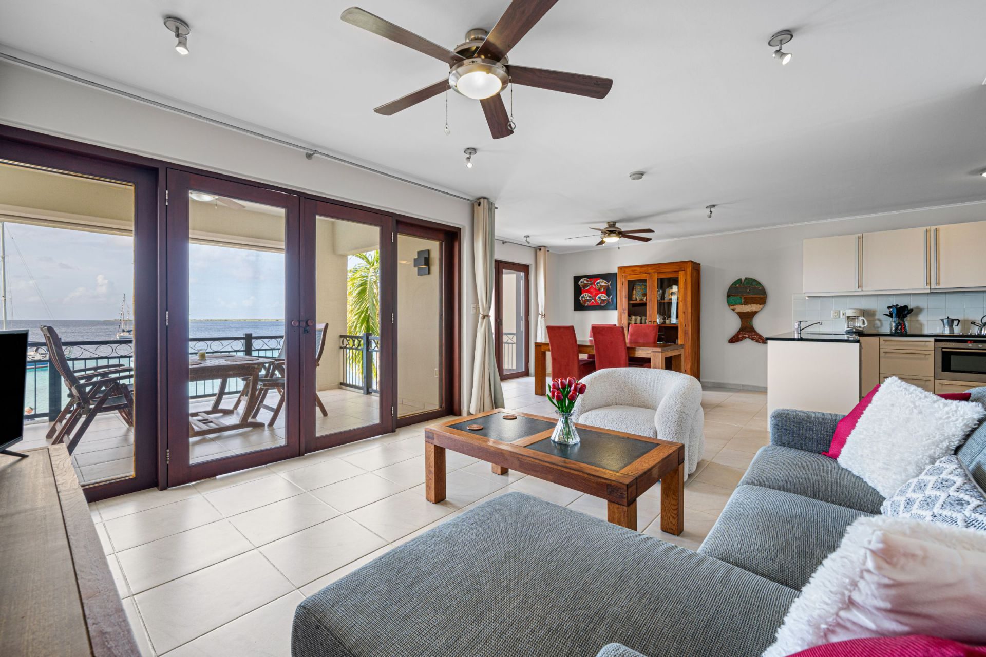 Vacation condo with 2 bedrooms, Caribbean Sea view, photograph 22 of 36