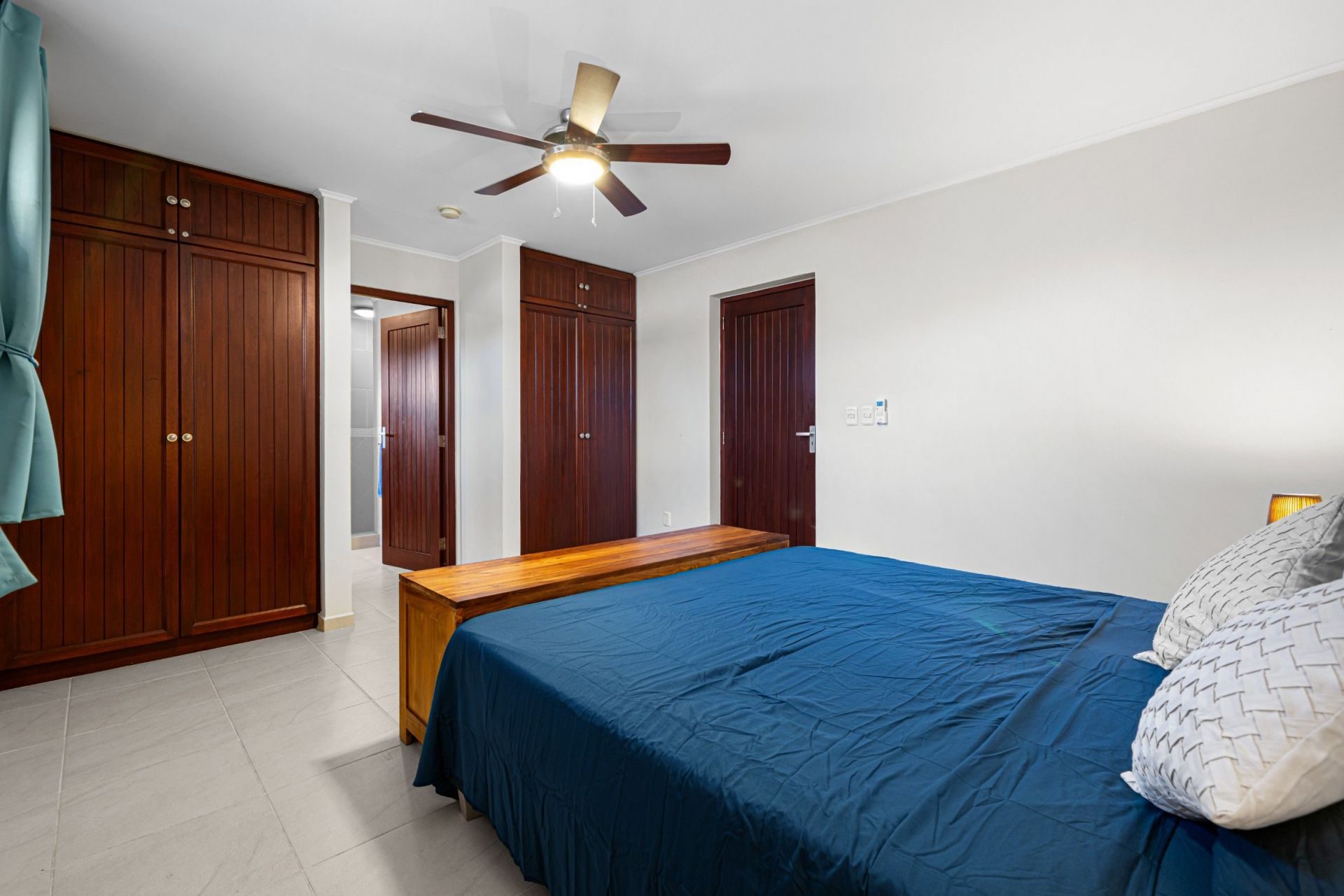 Vacation condo with 2 bedrooms, Caribbean Sea view, photograph 29 of 36